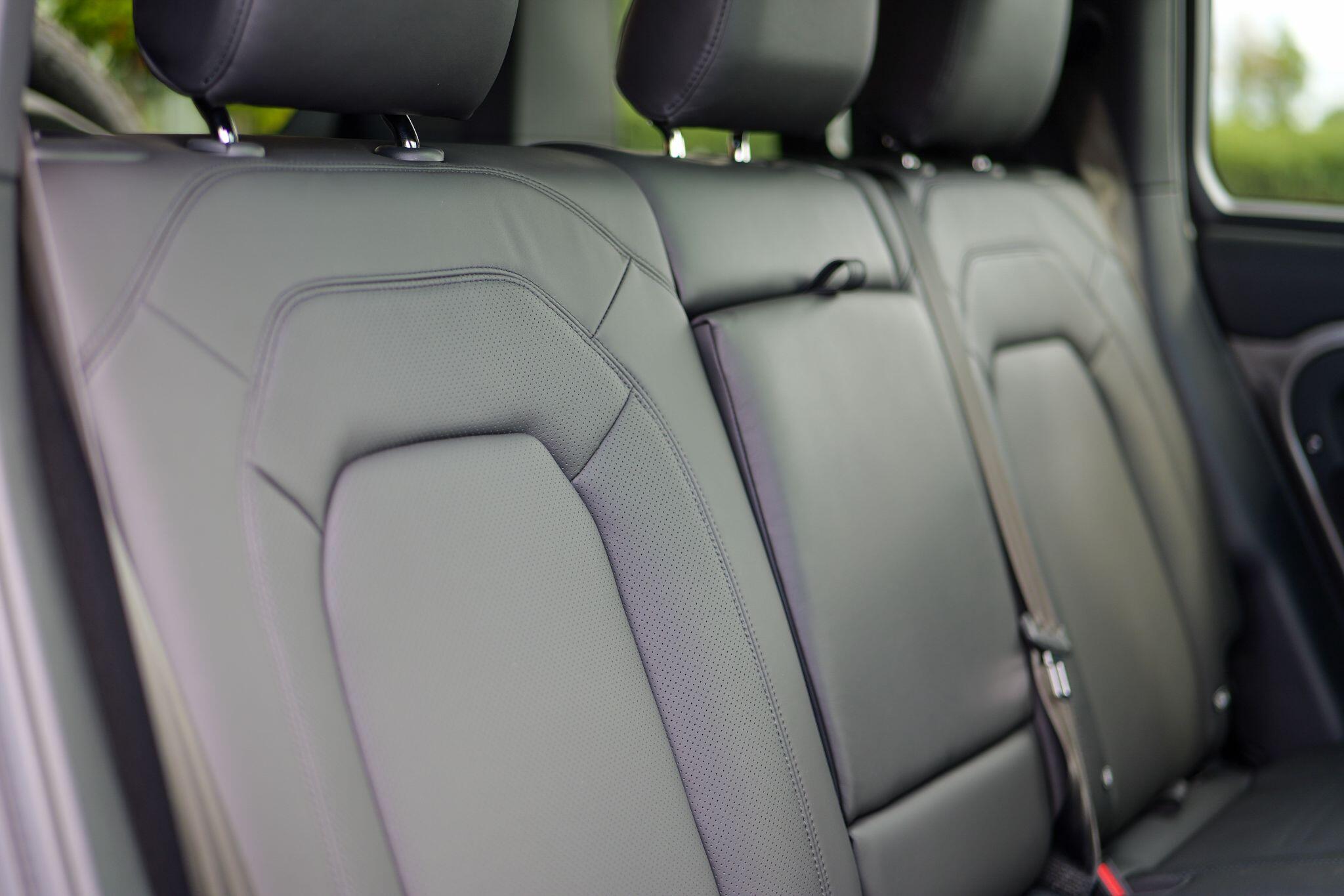 Land Rover Defender view 28