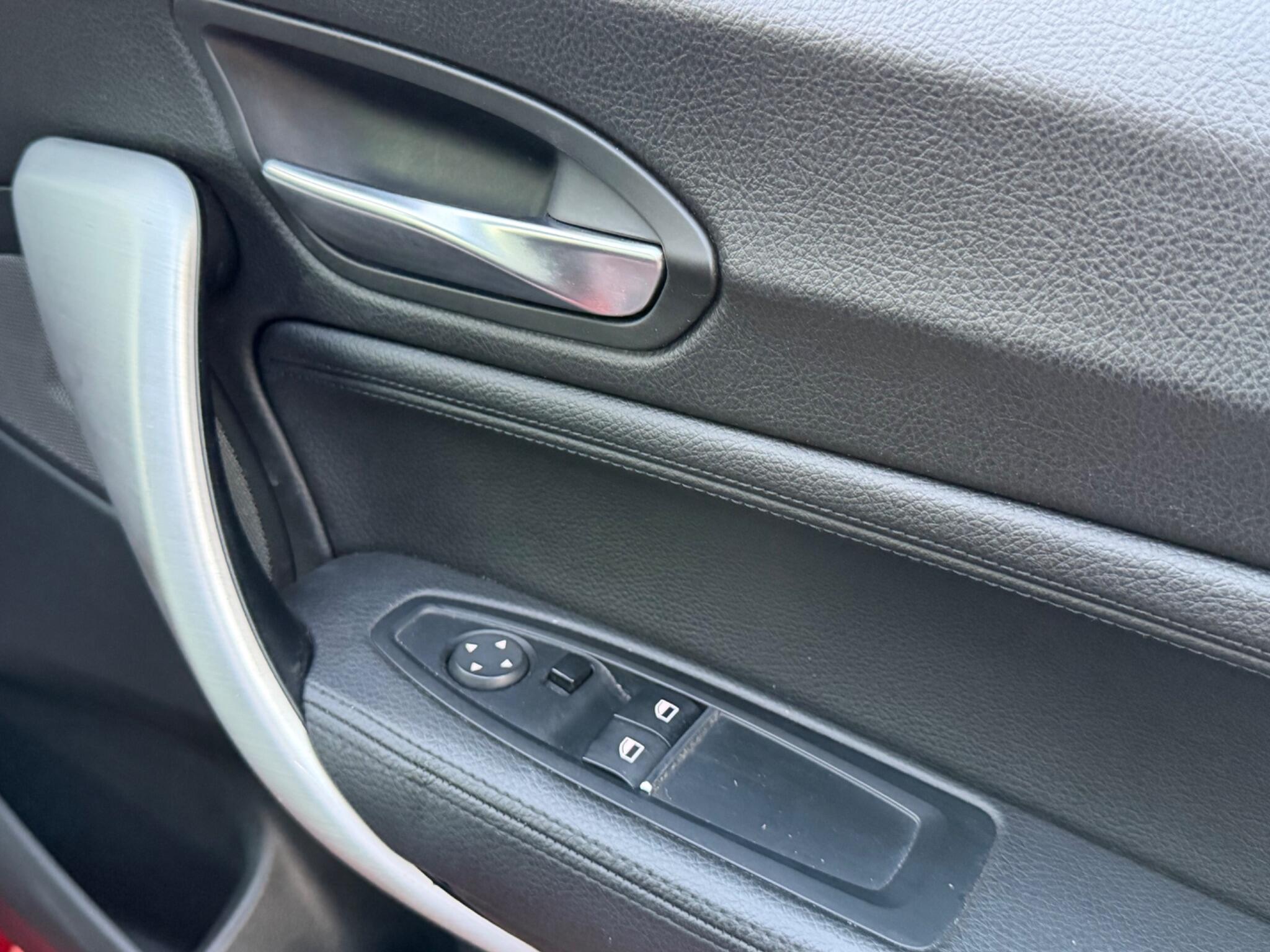 BMW 1 Series view 24