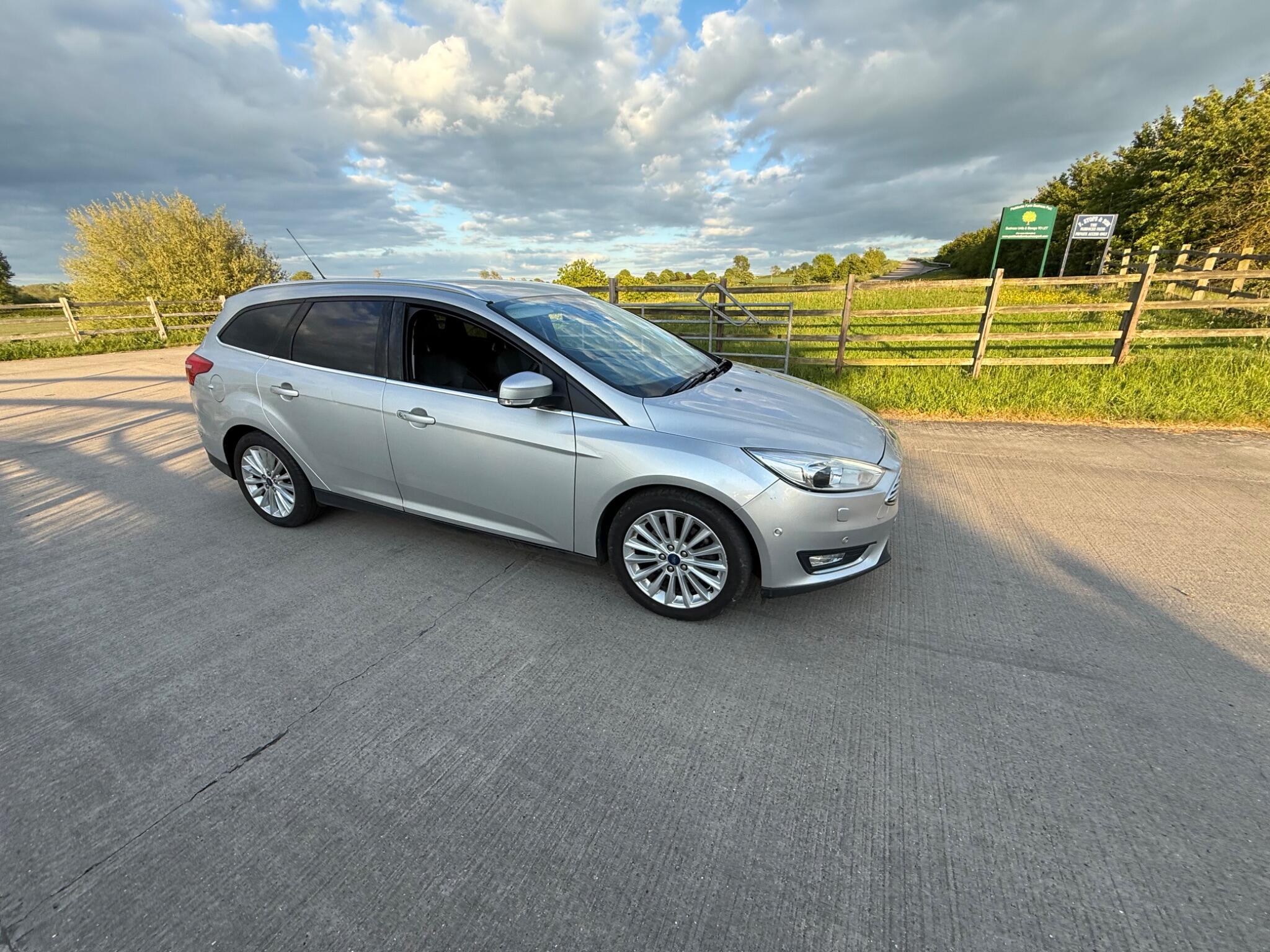 Ford Focus 1.5T EcoBoost Titanium X Euro 6 (s/s) 5dr — photo 31 of 126