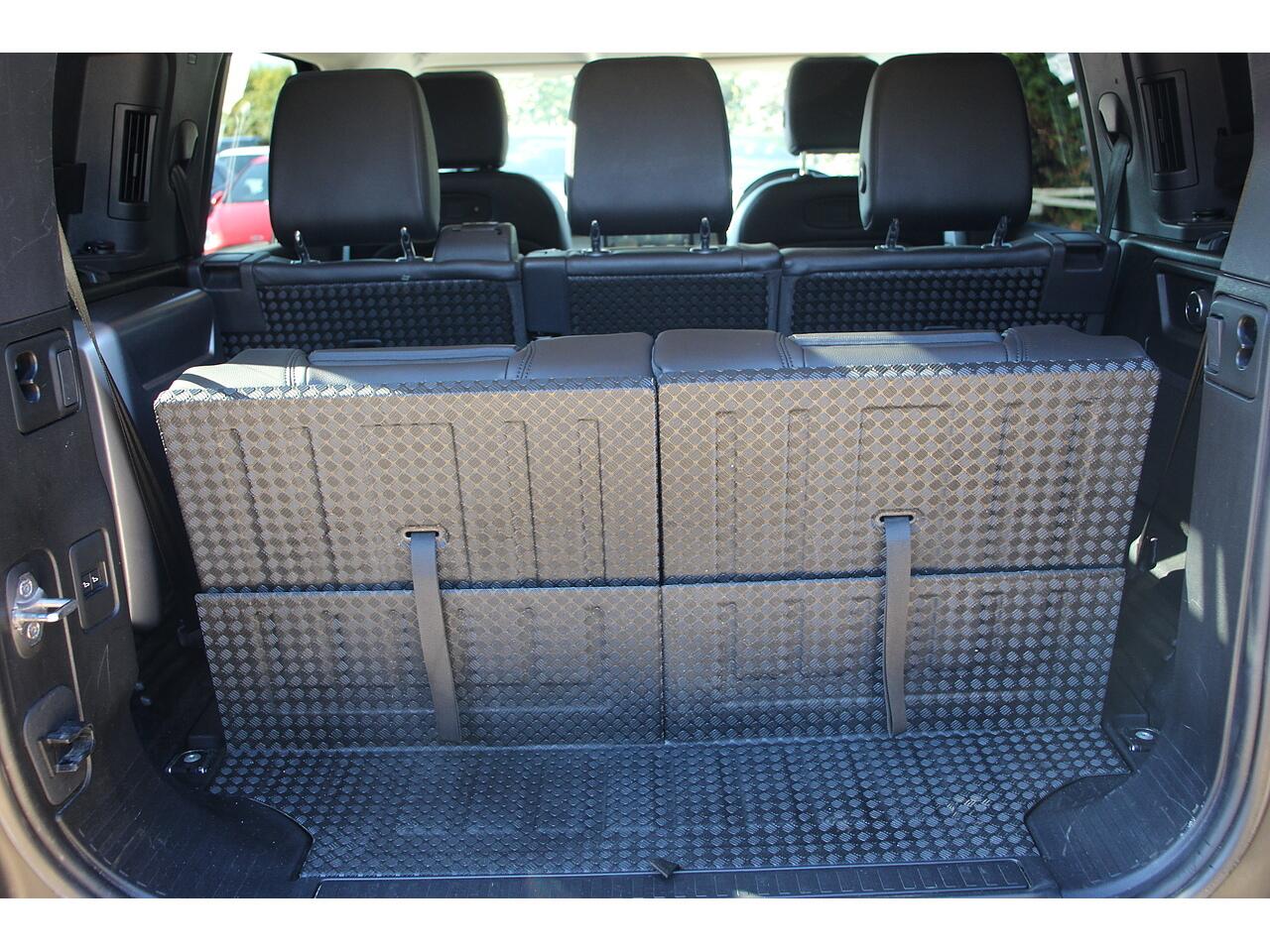 Land Rover Defender view 37