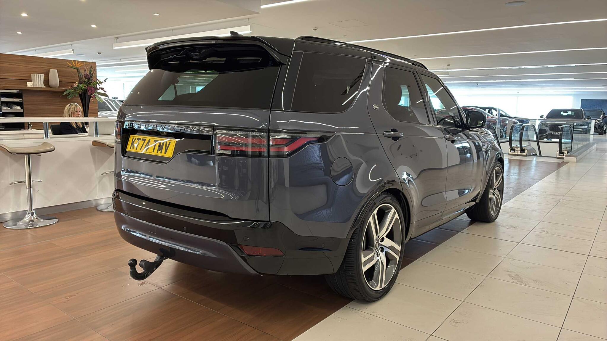 Land Rover Discovery view 37