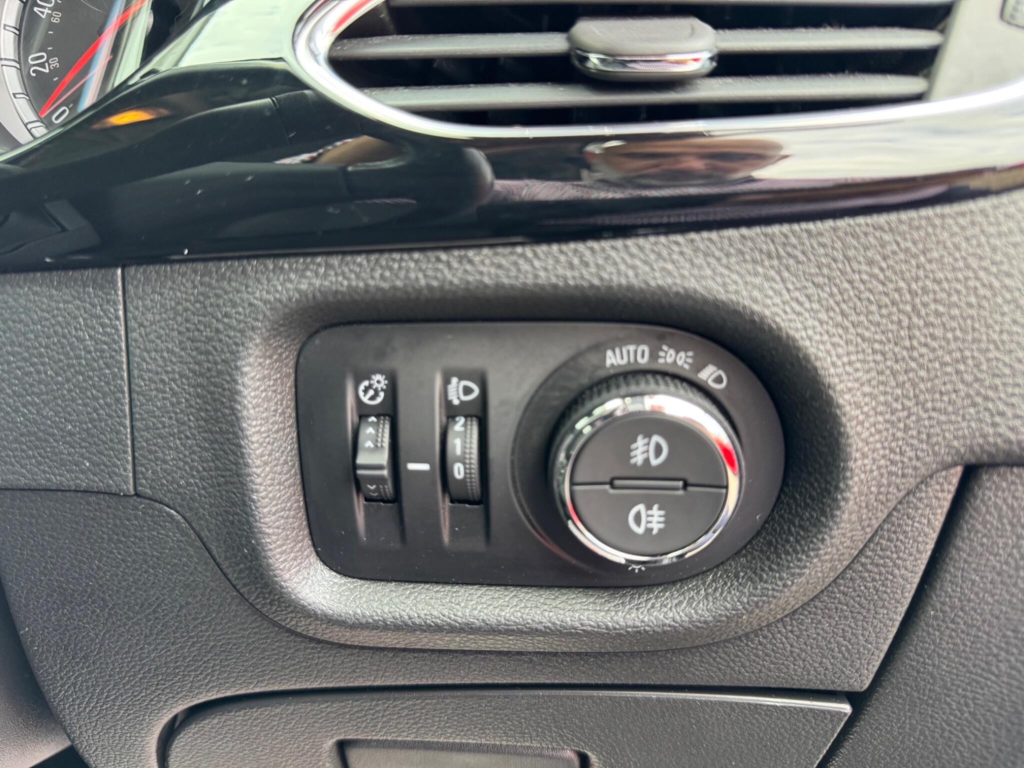 Vauxhall Astra view 21