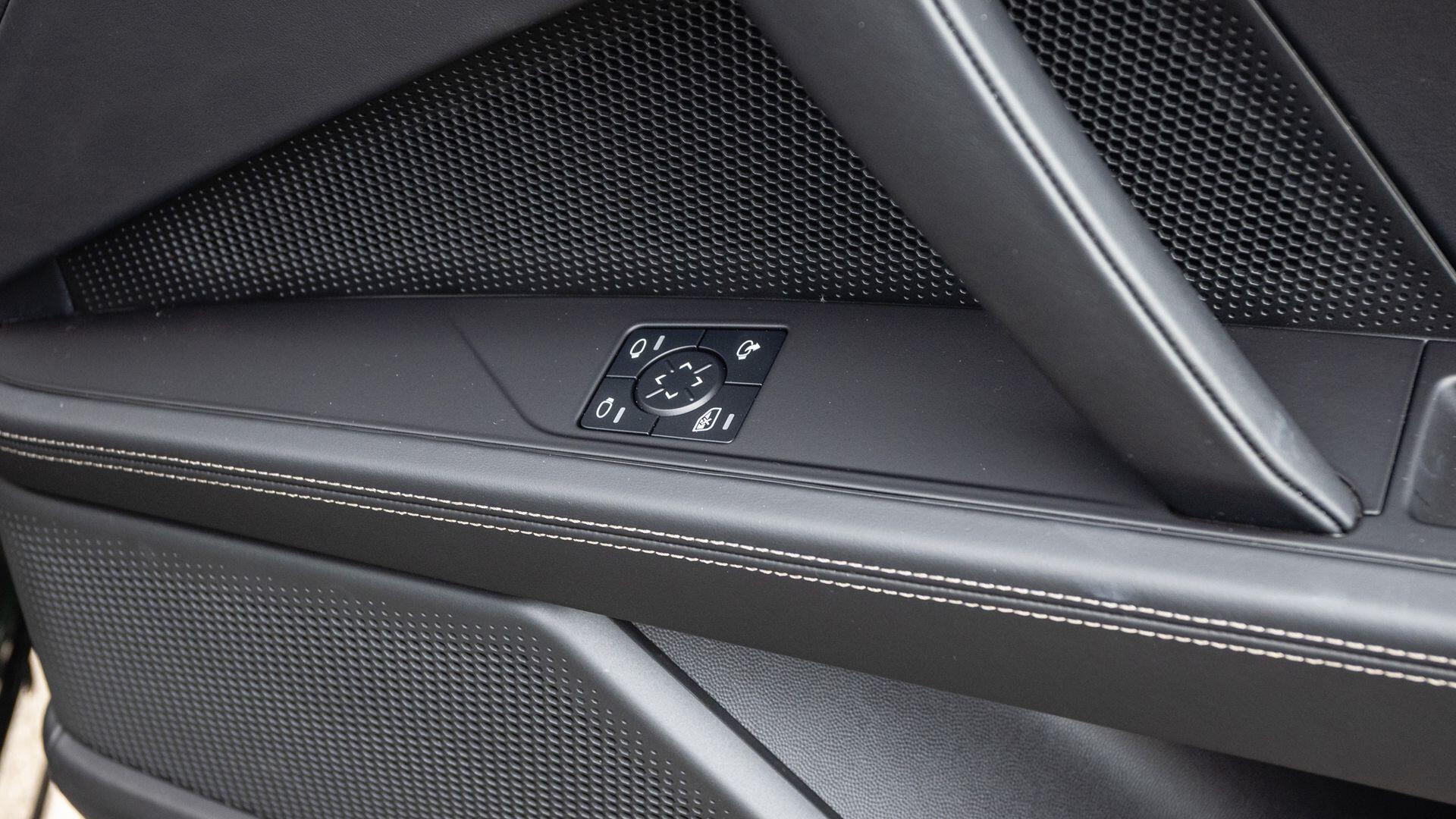 Porsche Cayenne view 16