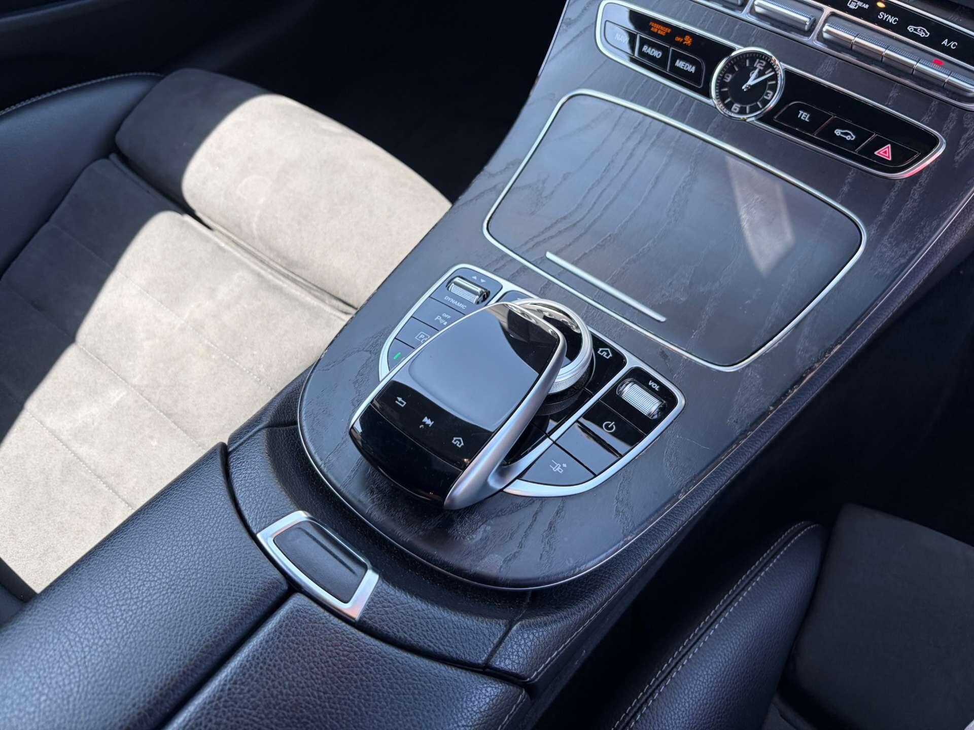 Mercedes-Benz E Class view 36