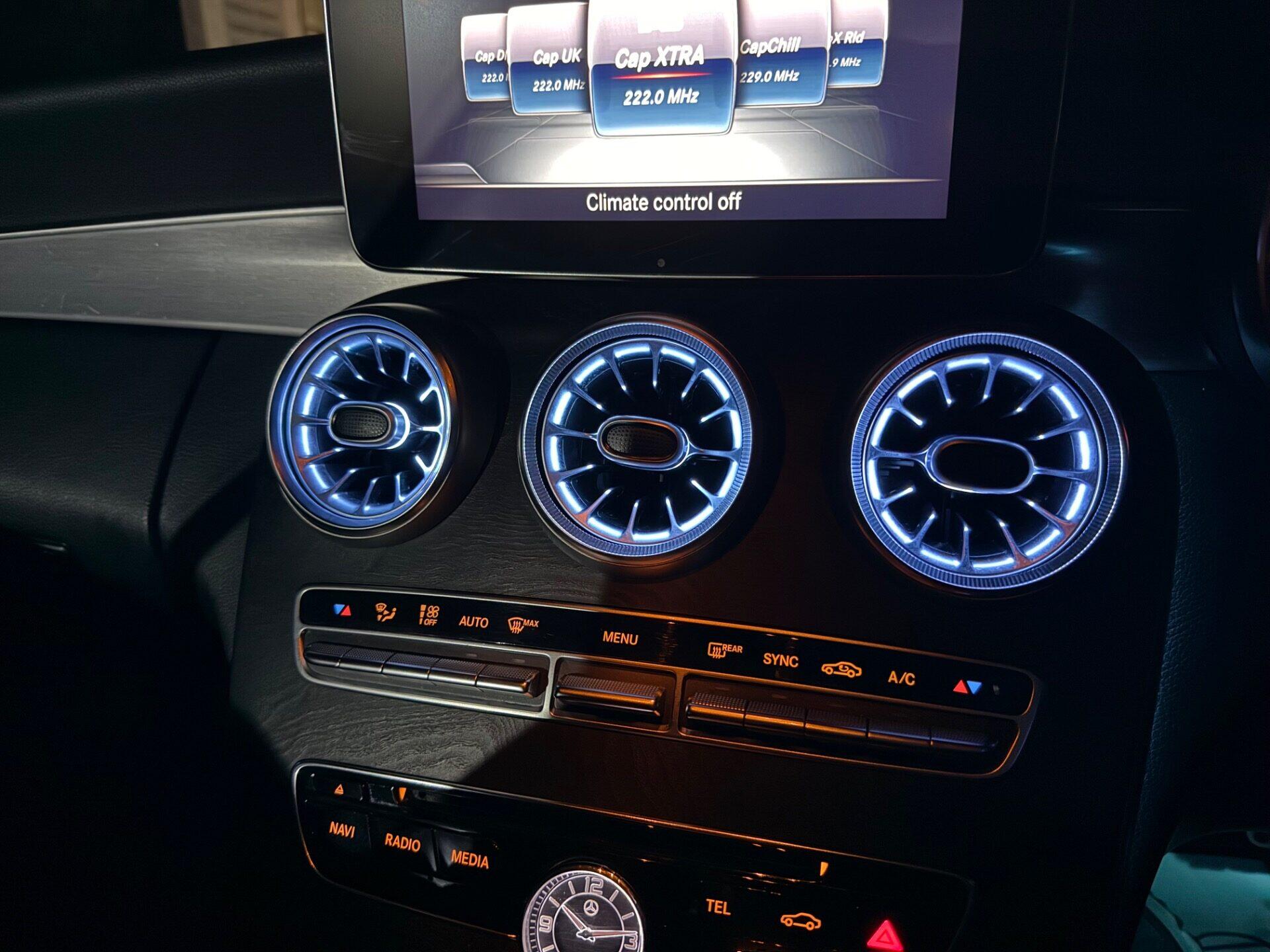 Mercedes-Benz C-Class view 80