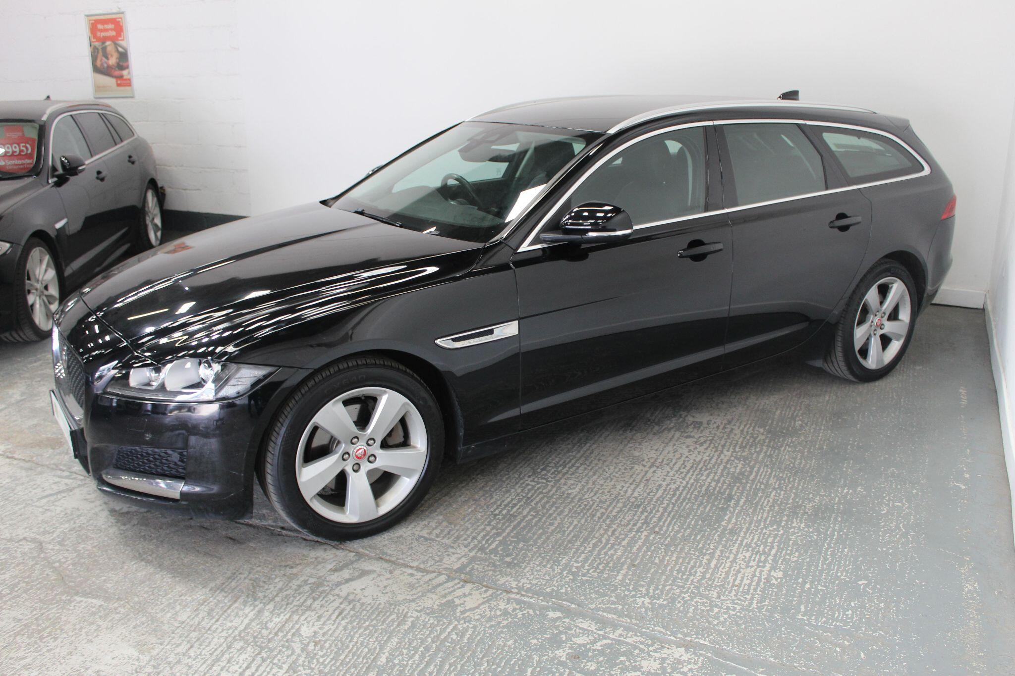 Jaguar XF view 5