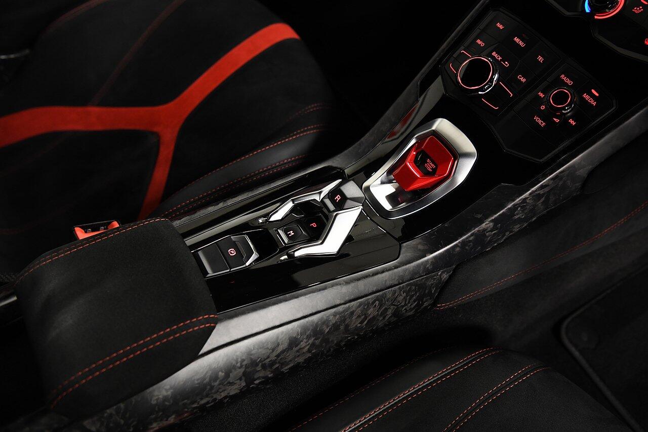 Lamborghini Huracan view 18