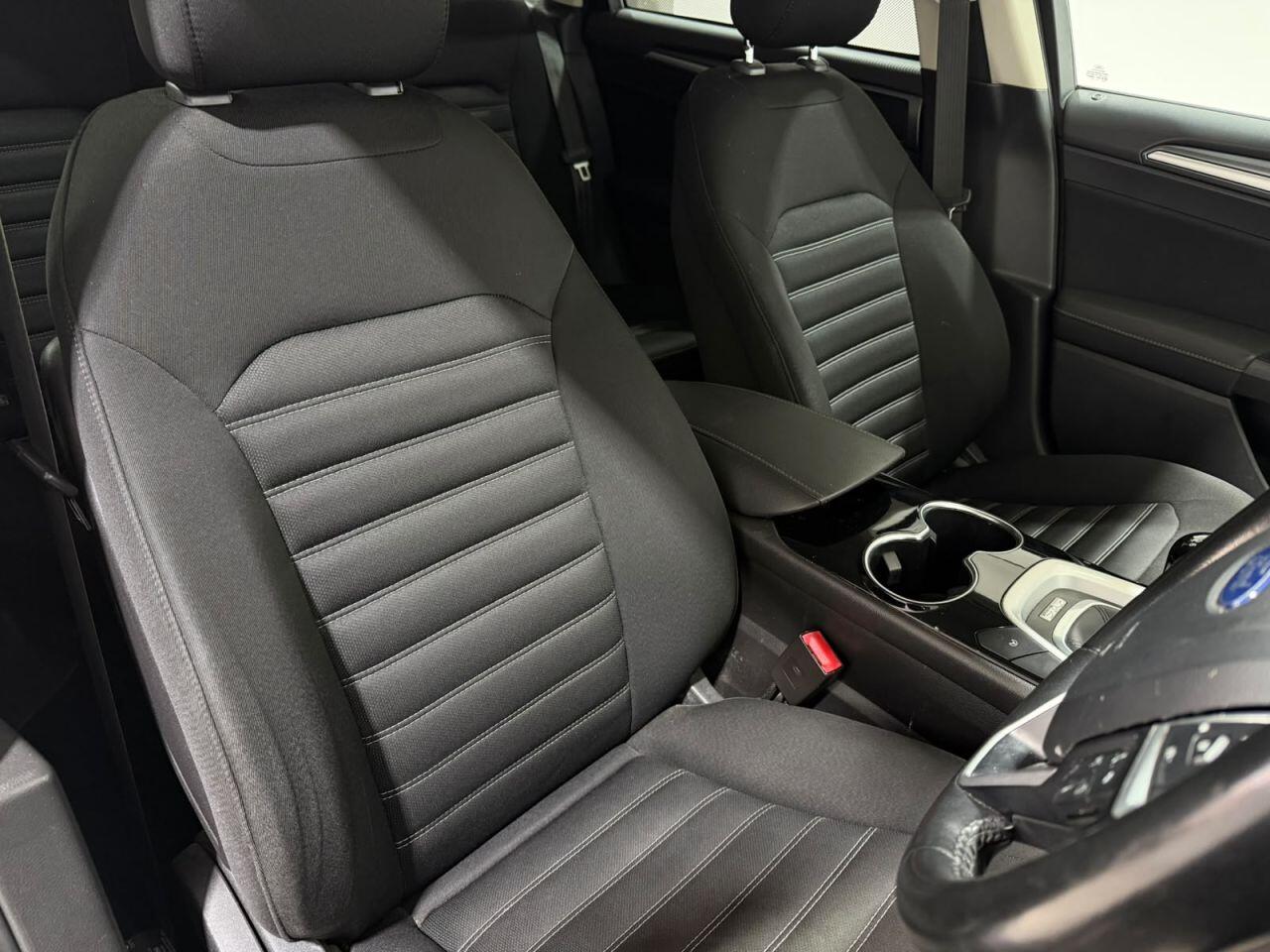 Ford Mondeo view 18