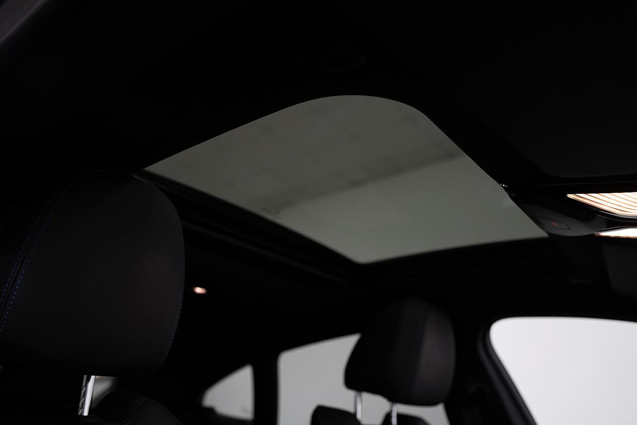 BMW I4 view 21