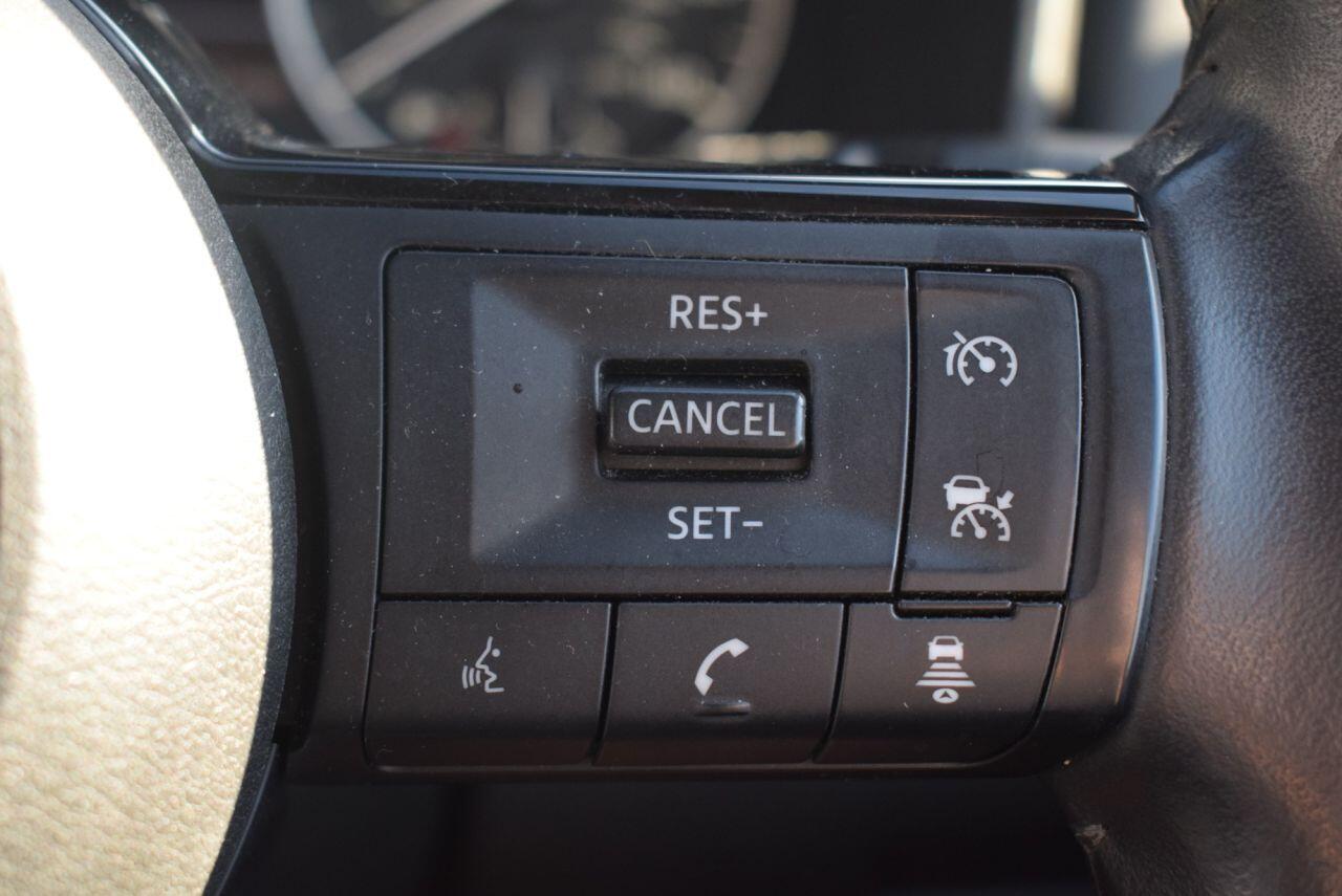 Nissan X-Trail view 3