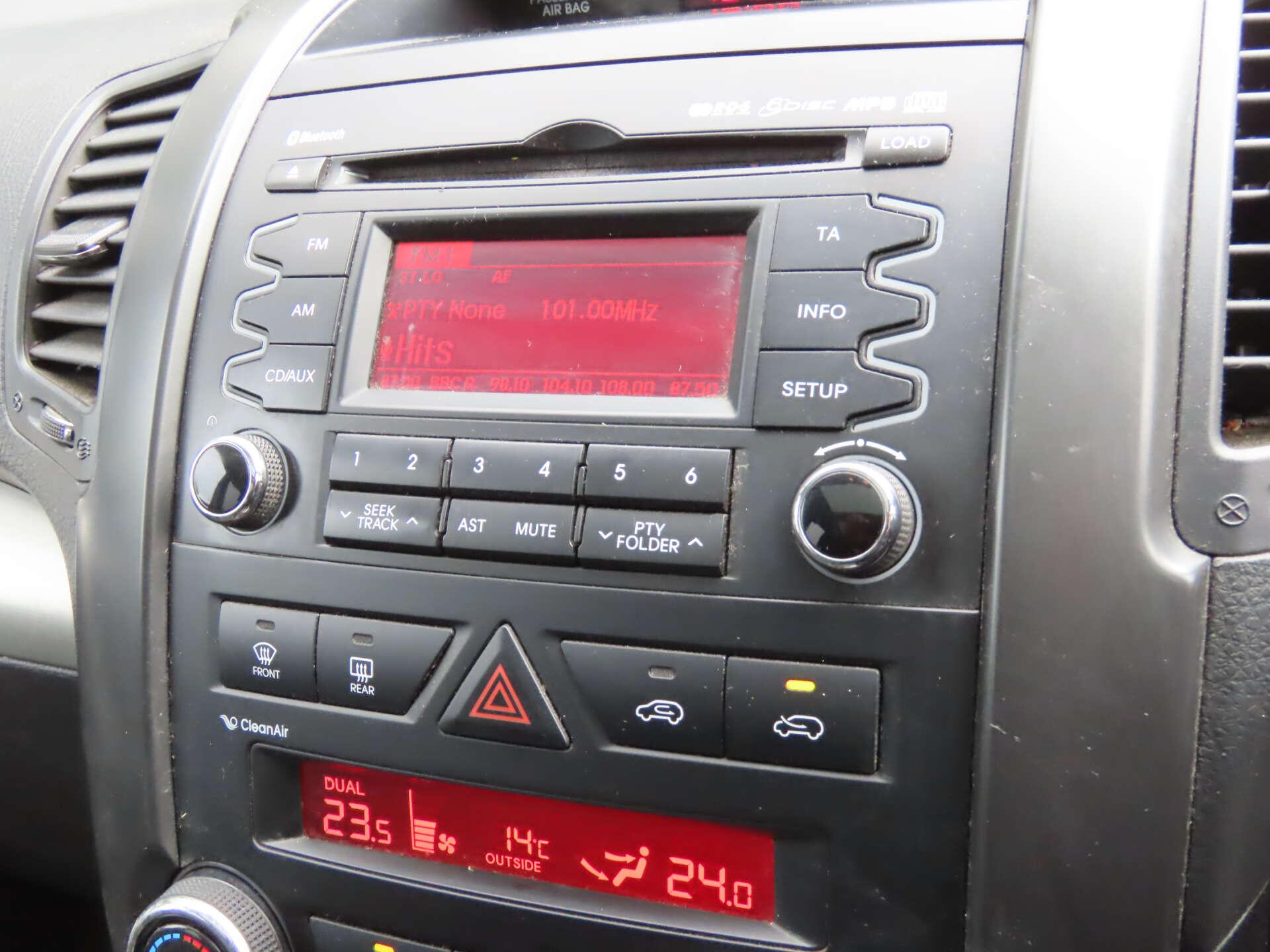 Kia Sorento view 16