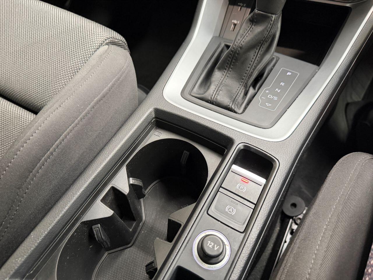 Audi Q3 view 37