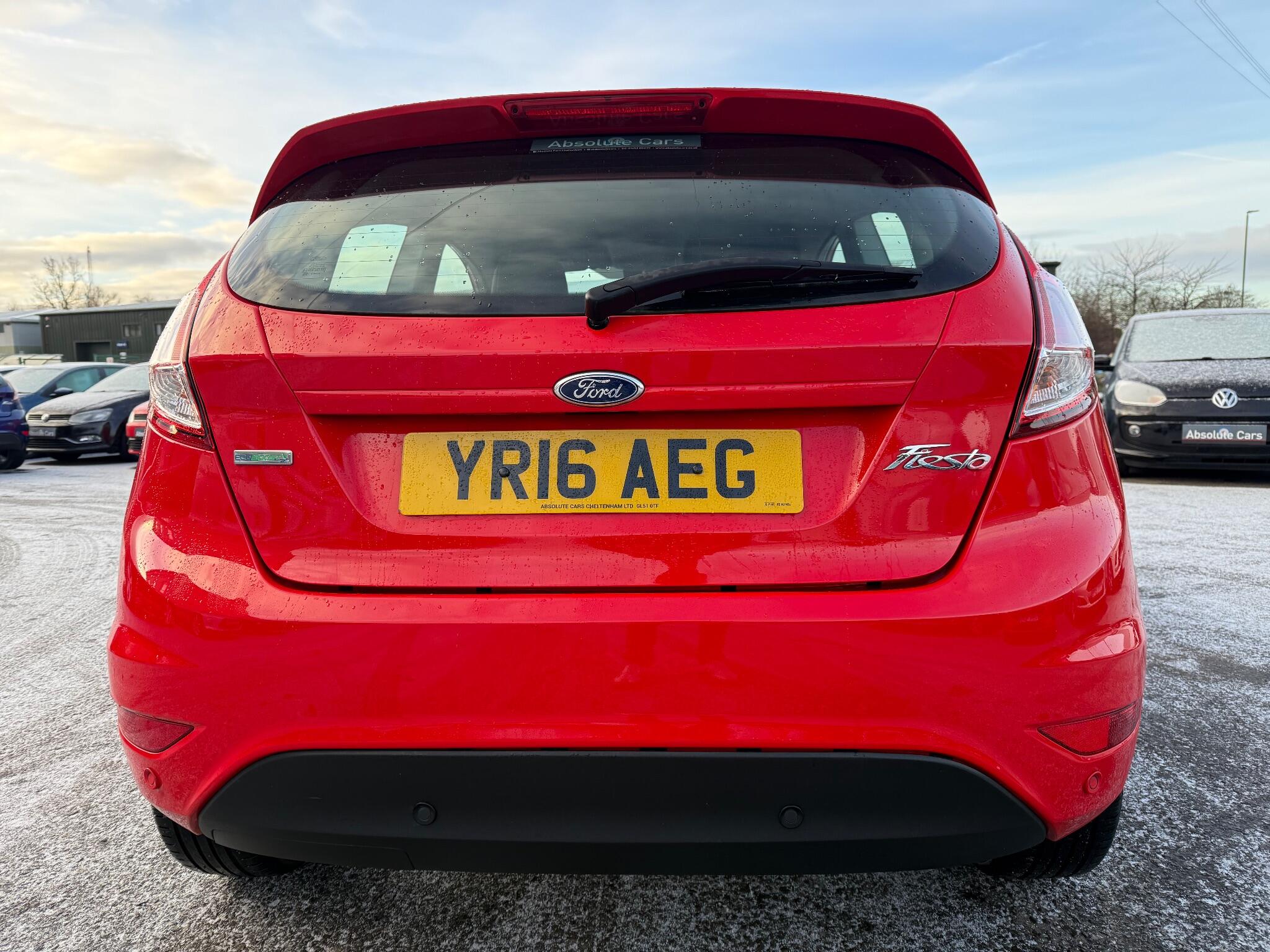 2016 Ford Fiesta 1.0T EcoBoost Zetec Euro 6 (s/s) 3dr • 50,135 miles image 5
