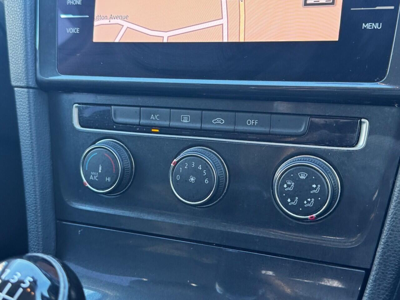 Volkswagen Golf view 24