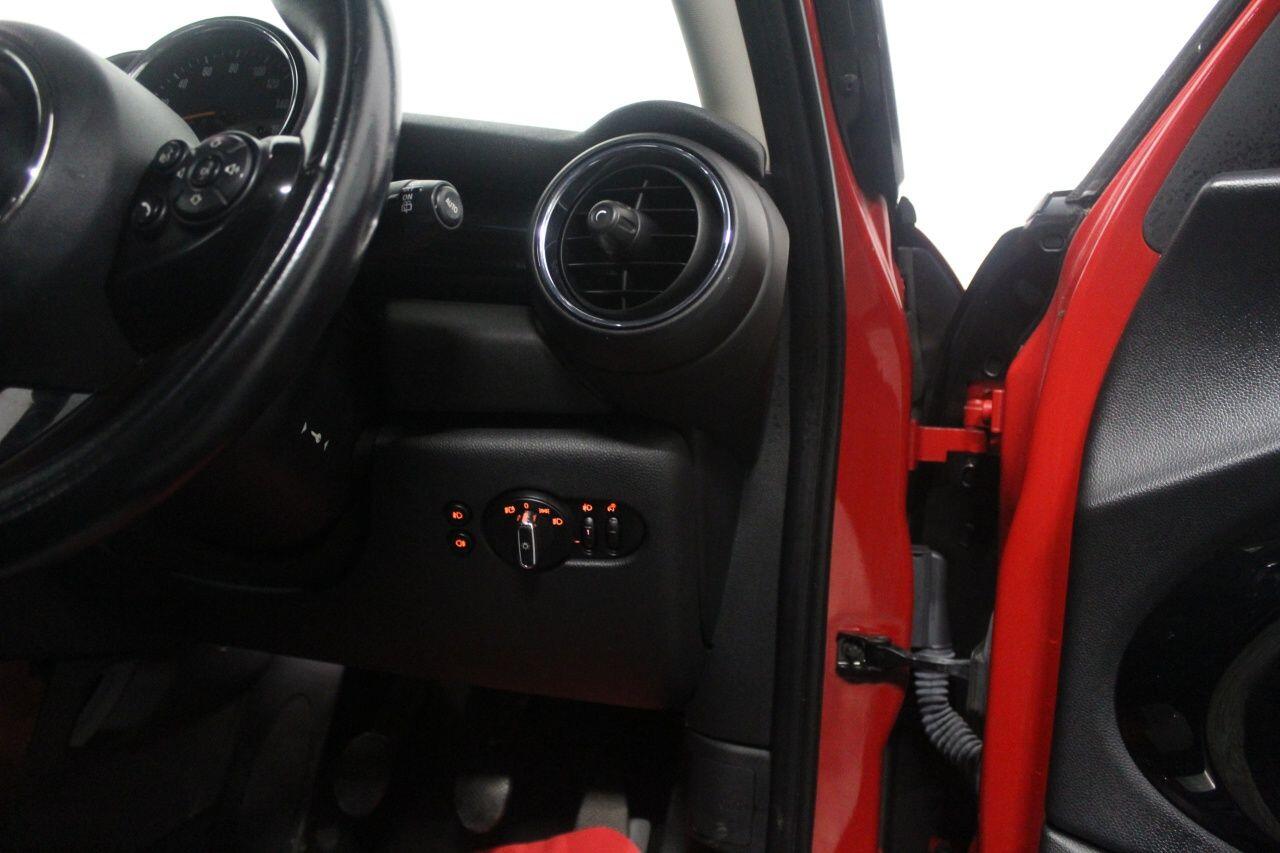 Mini Hatch view 46