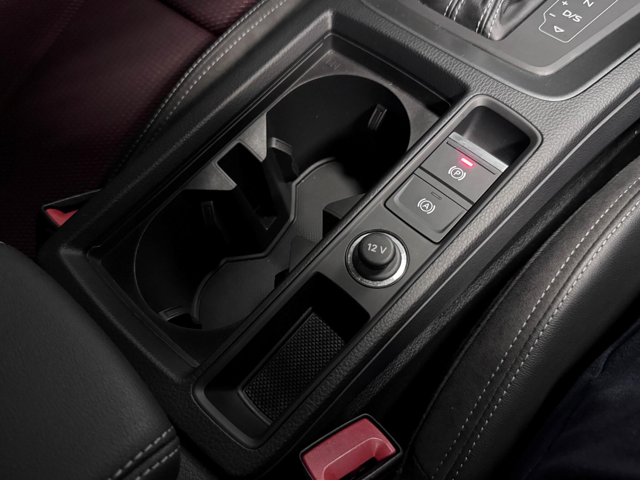 Audi Q3 view 36