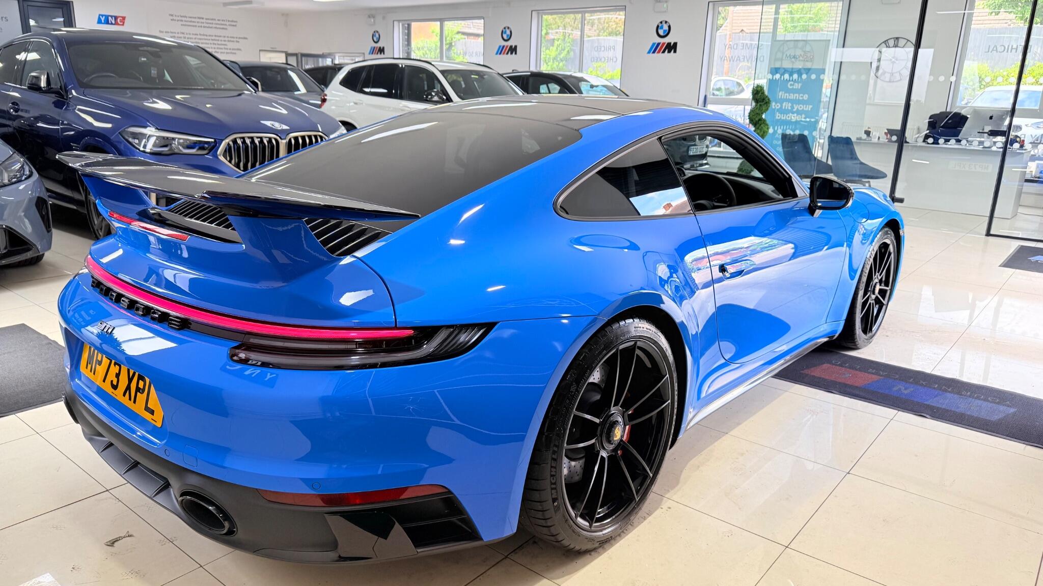 Porsche 911 view 23