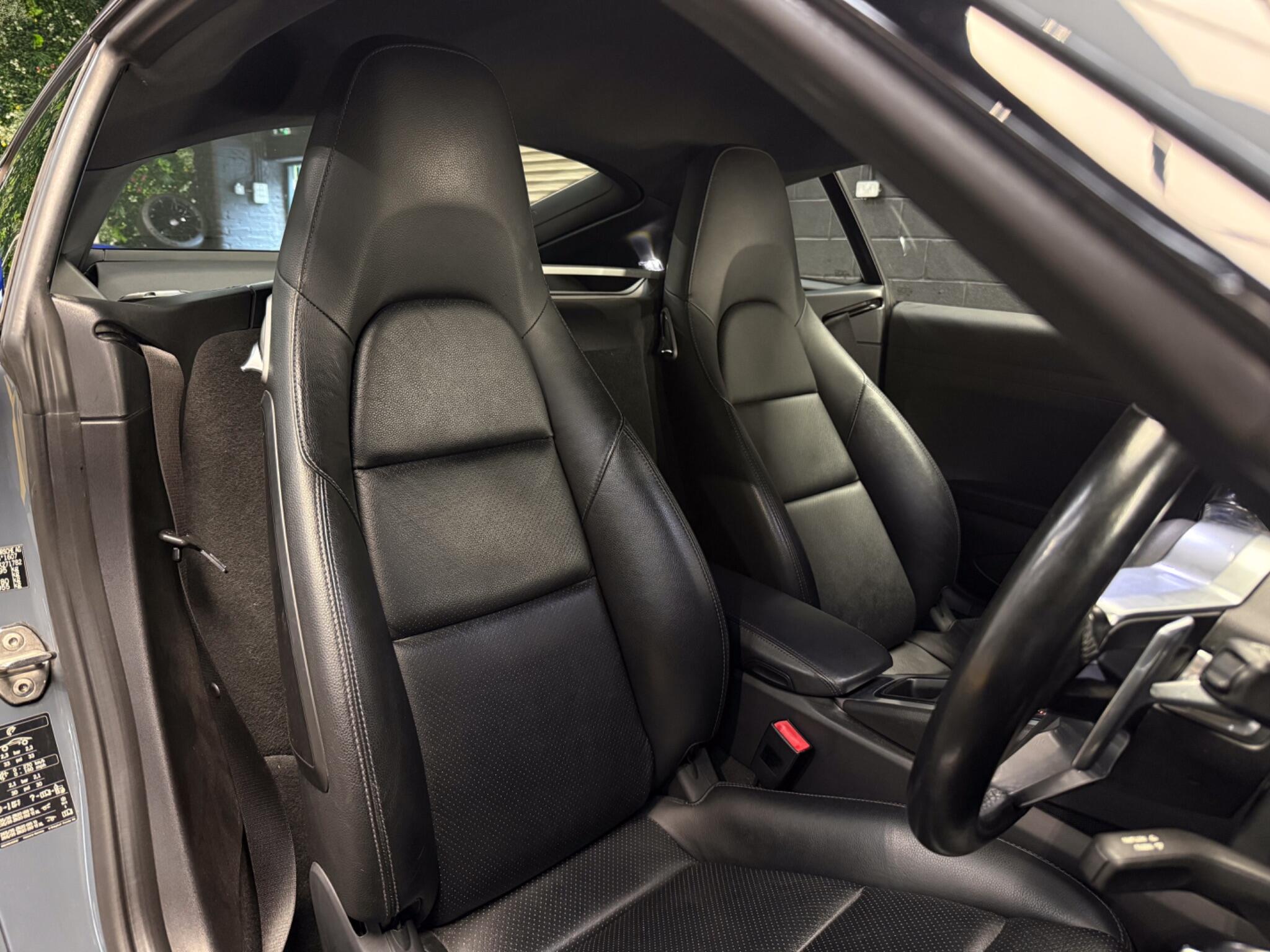 Porsche Cayman view 24