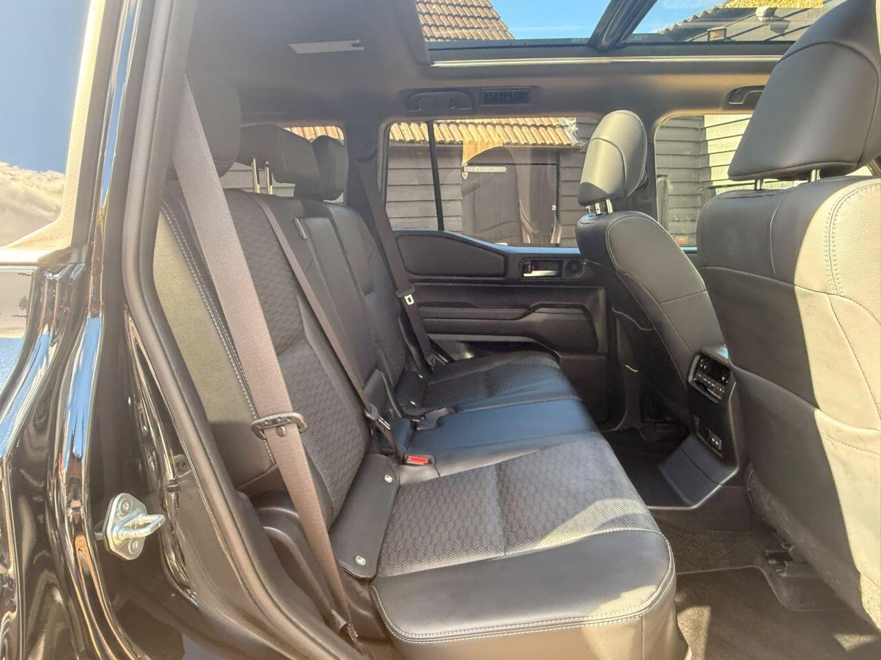 Toyota Land Cruiser view 15