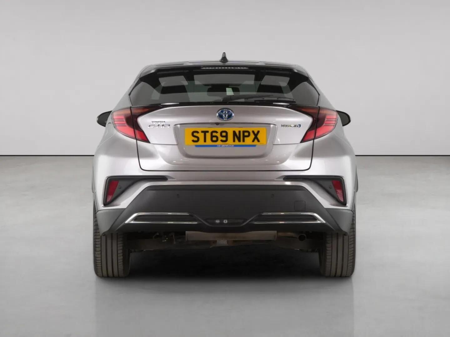 Toyota C-HR view 7
