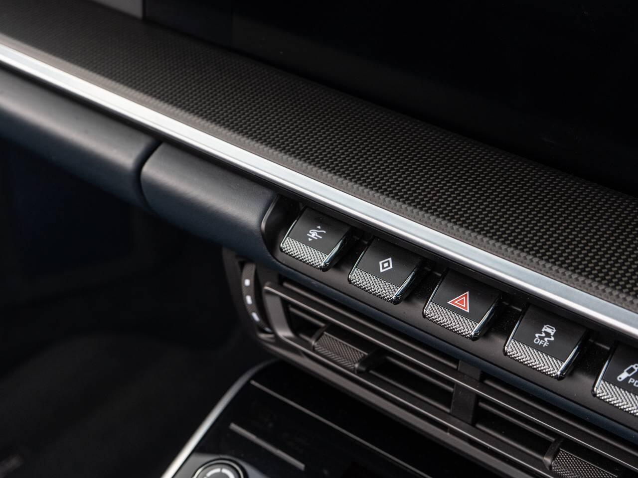 Porsche 911 view 33