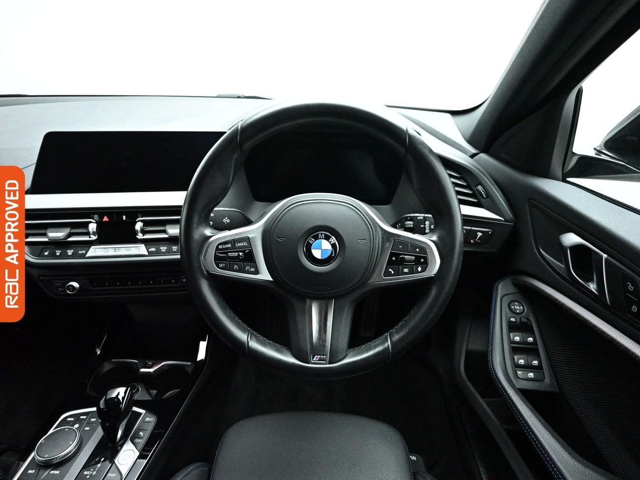 BMW 1 Series view 9