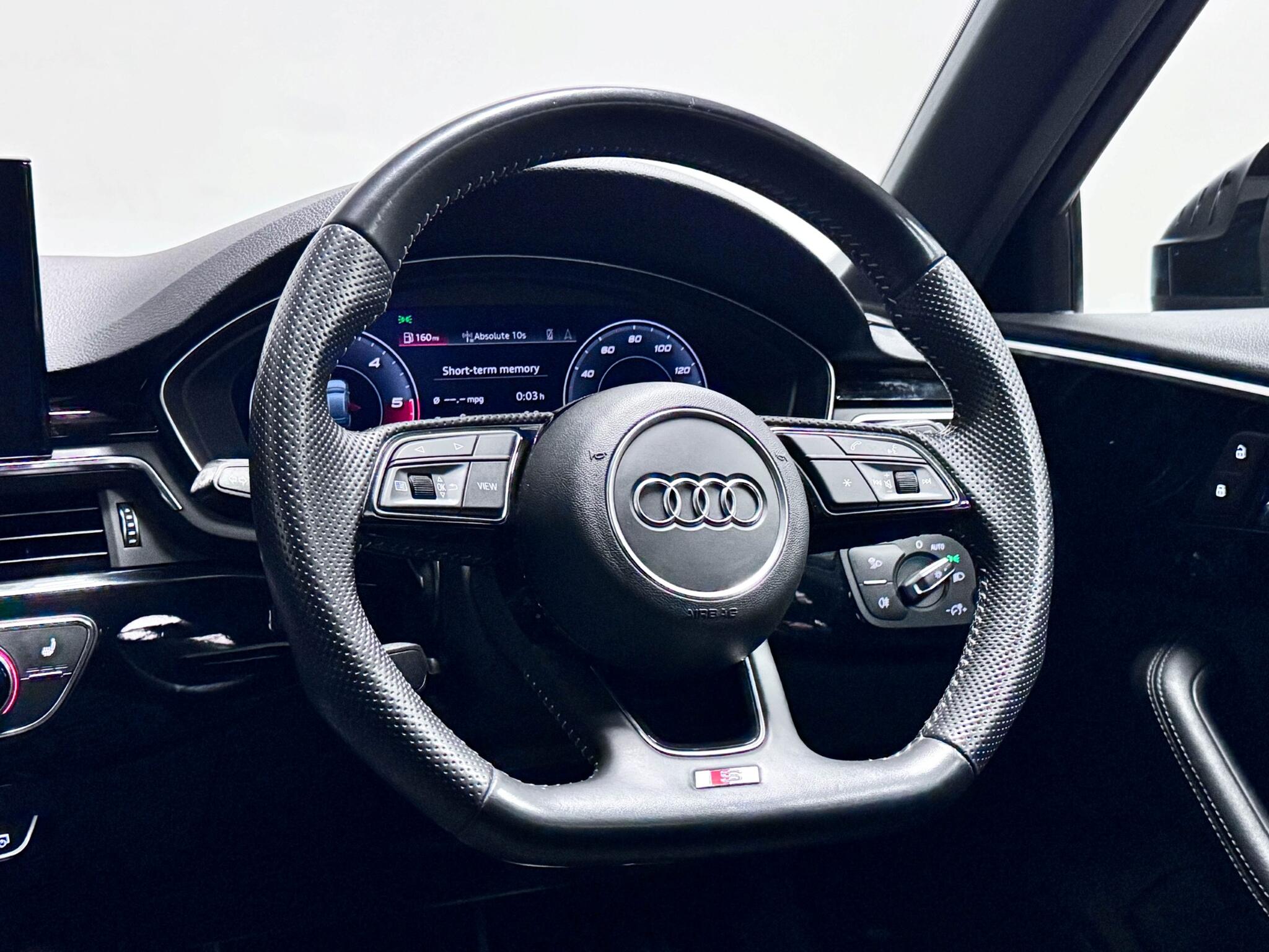 Audi S4 view 36