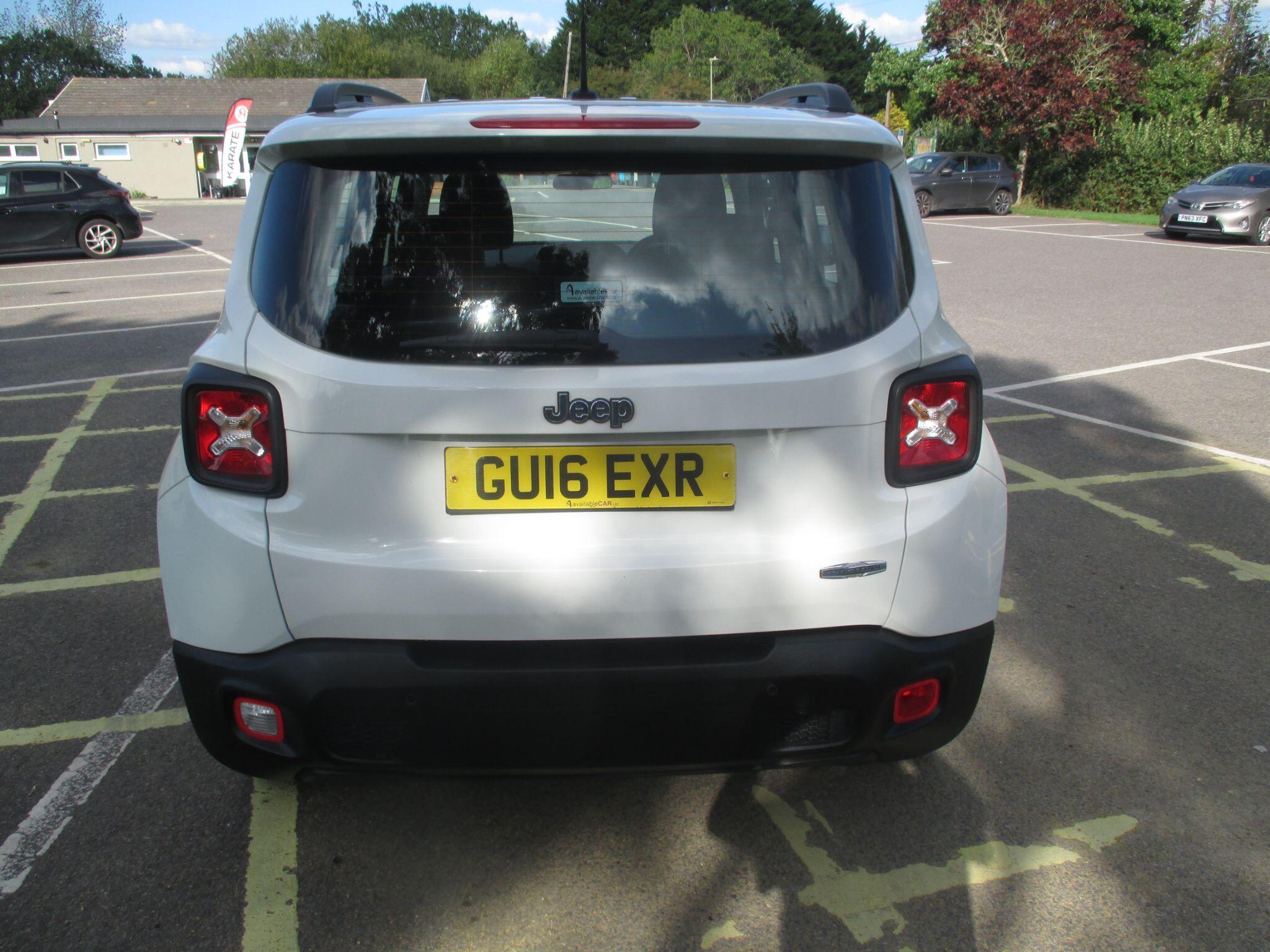 Jeep Renegade view 15