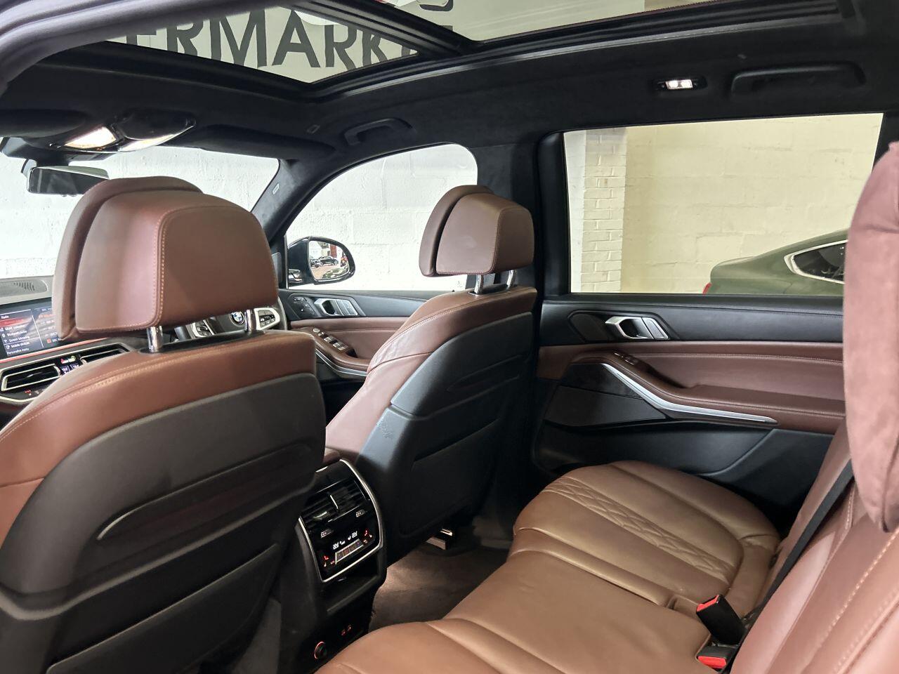 BMW X7 view 70
