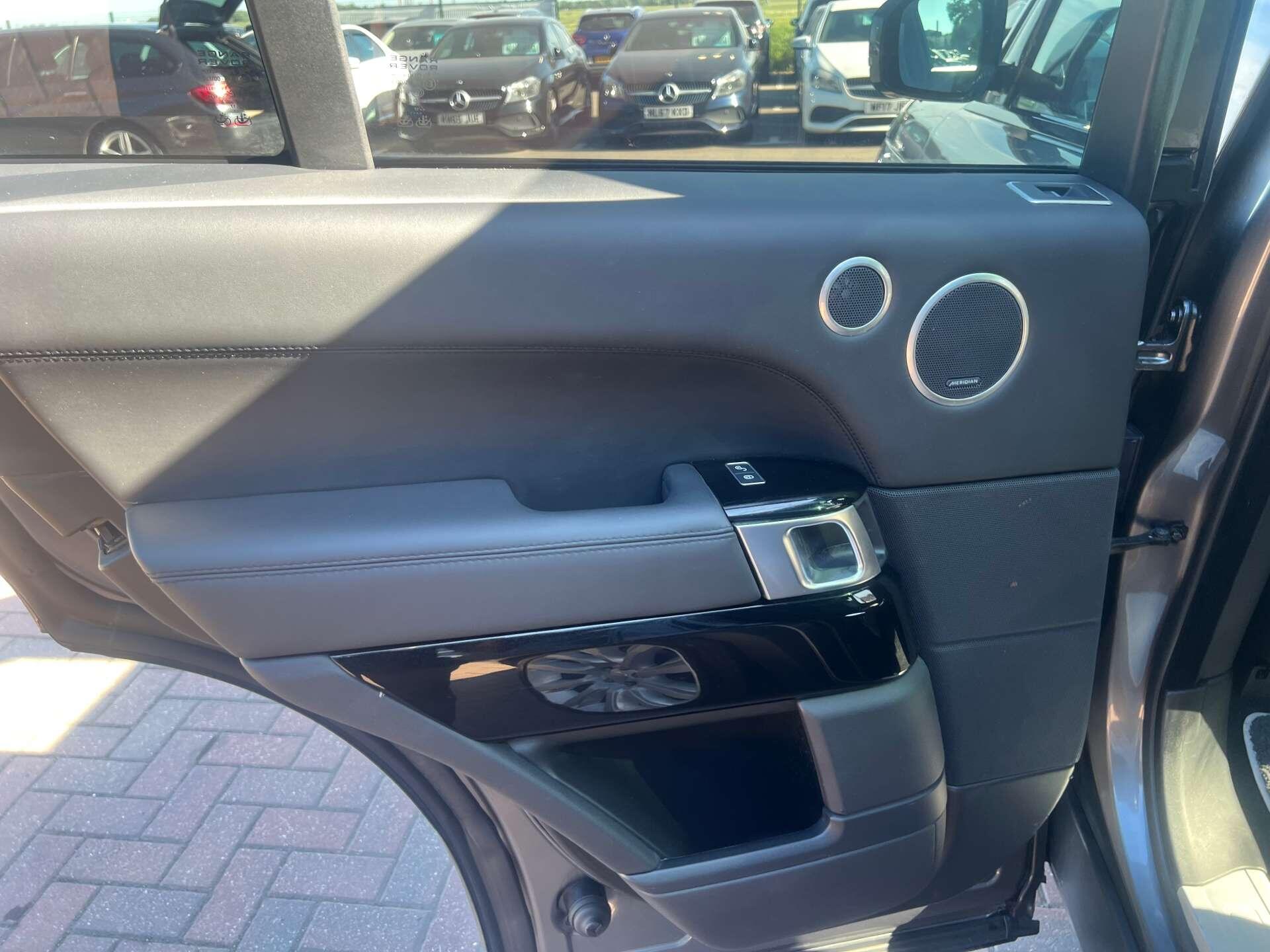 Land Rover Range Rover view 49
