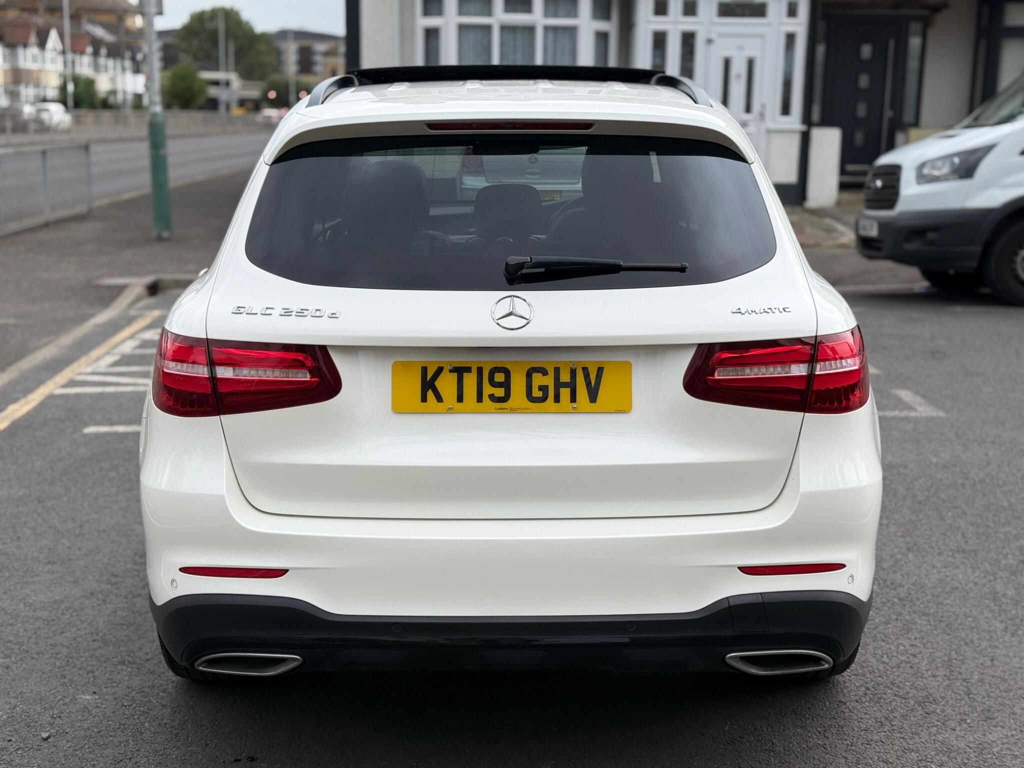 Mercedes-Benz GLC view 8