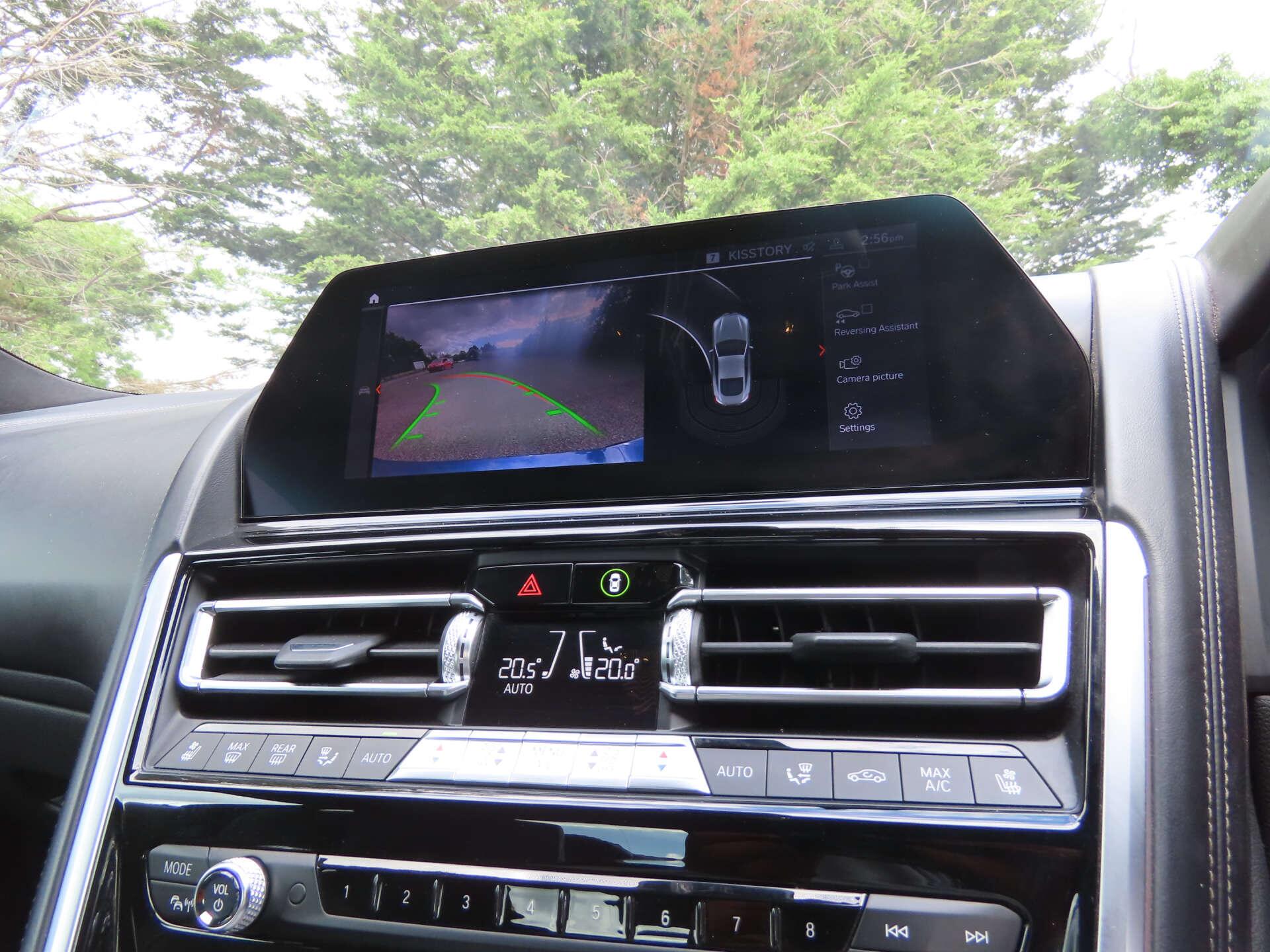 BMW 8 Series view 11