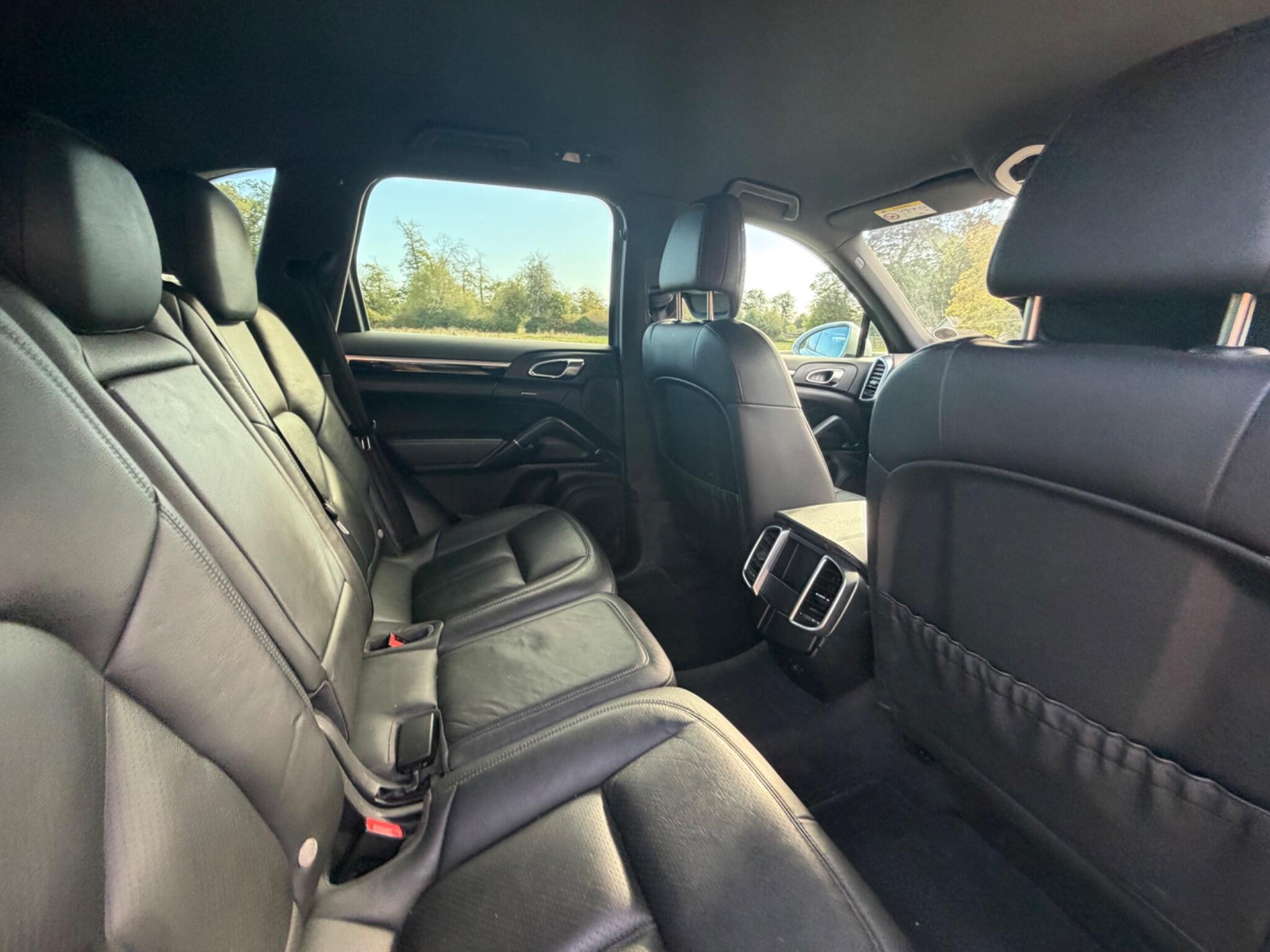 Porsche Cayenne view 16