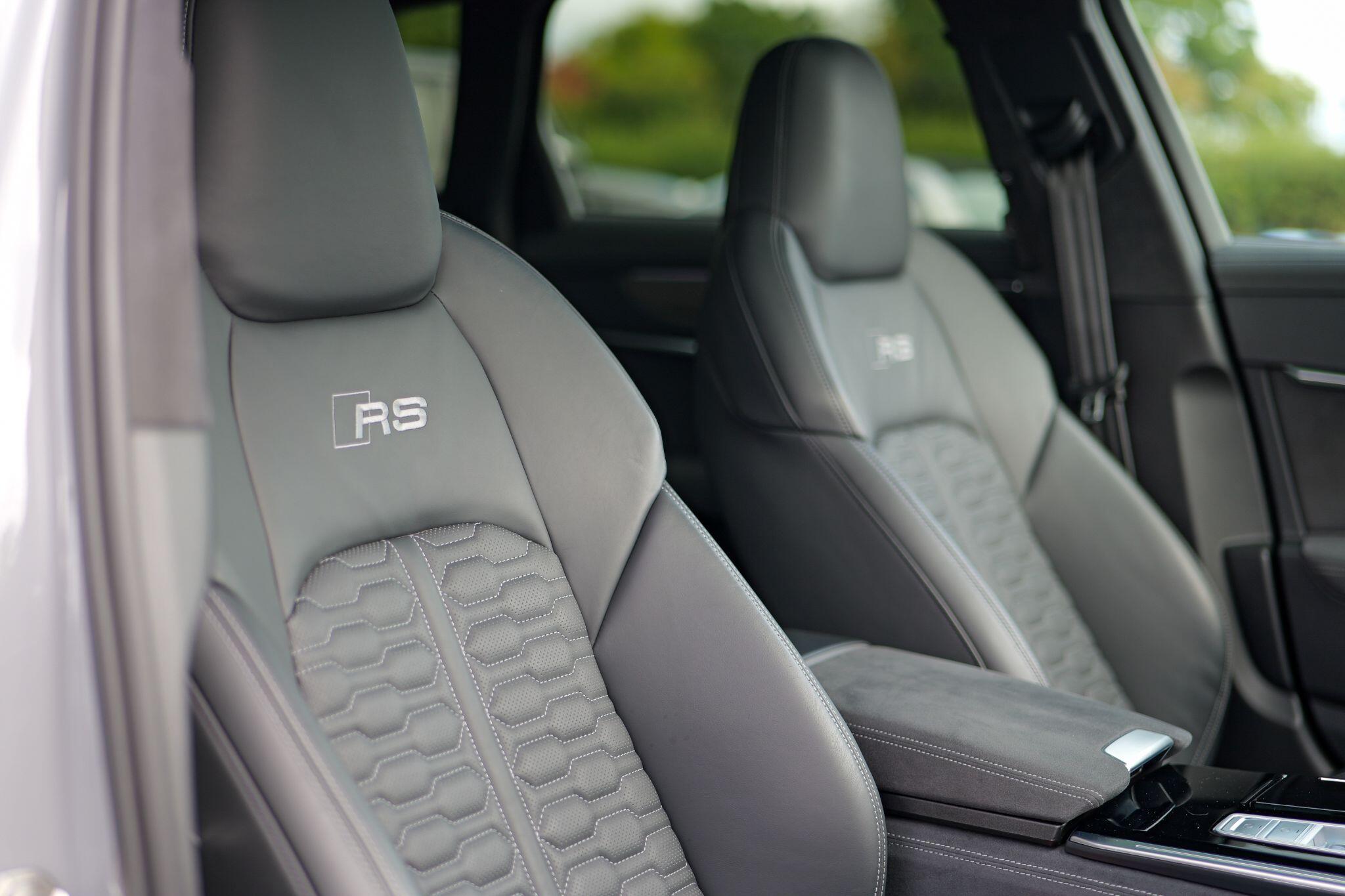 Audi RS6 Avant view 21