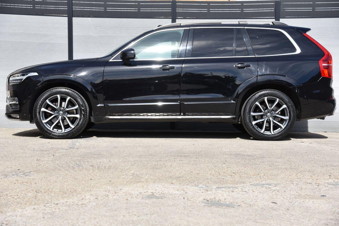 Volvo XC90 view 6