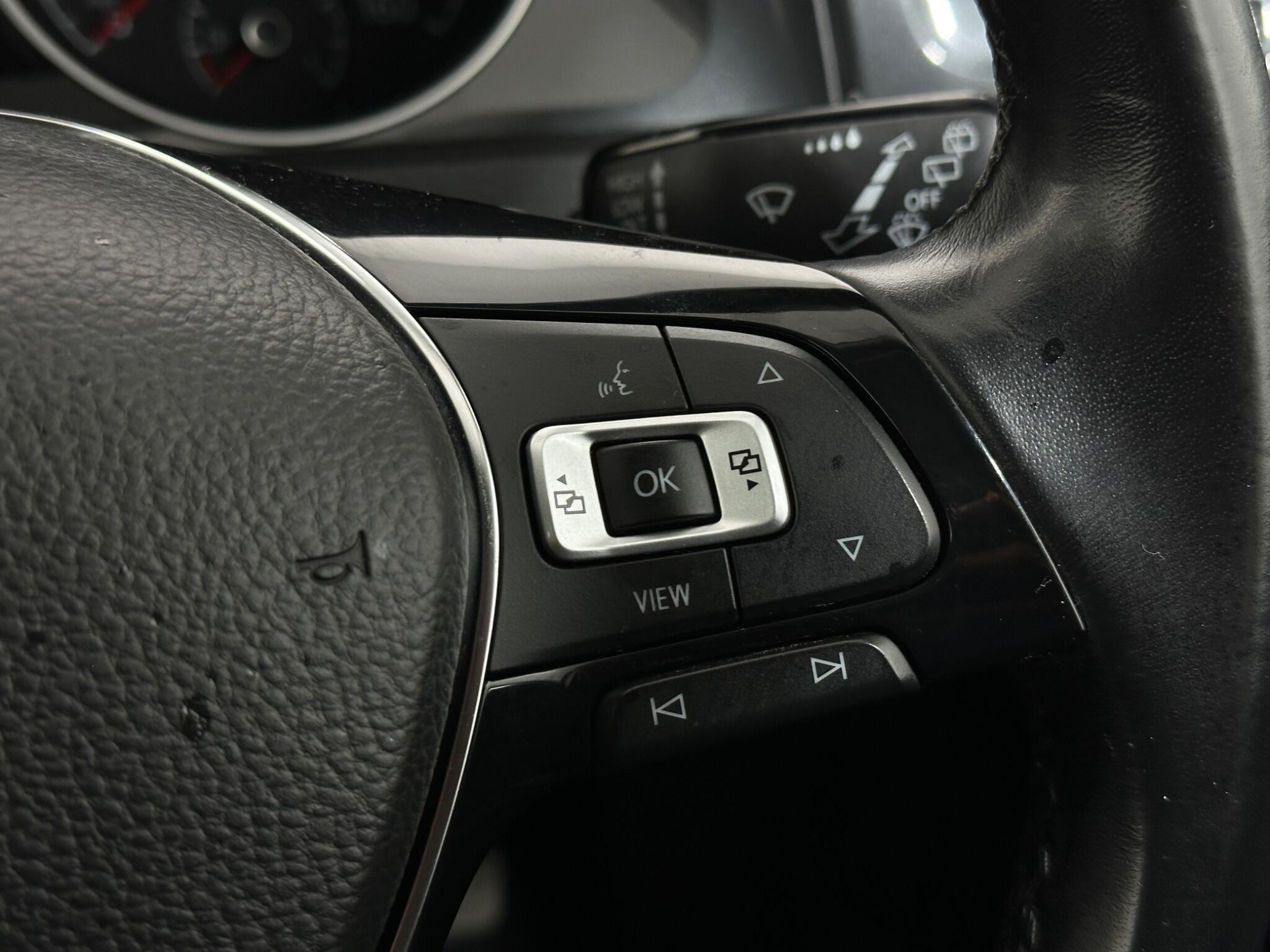 Volkswagen Golf view 16