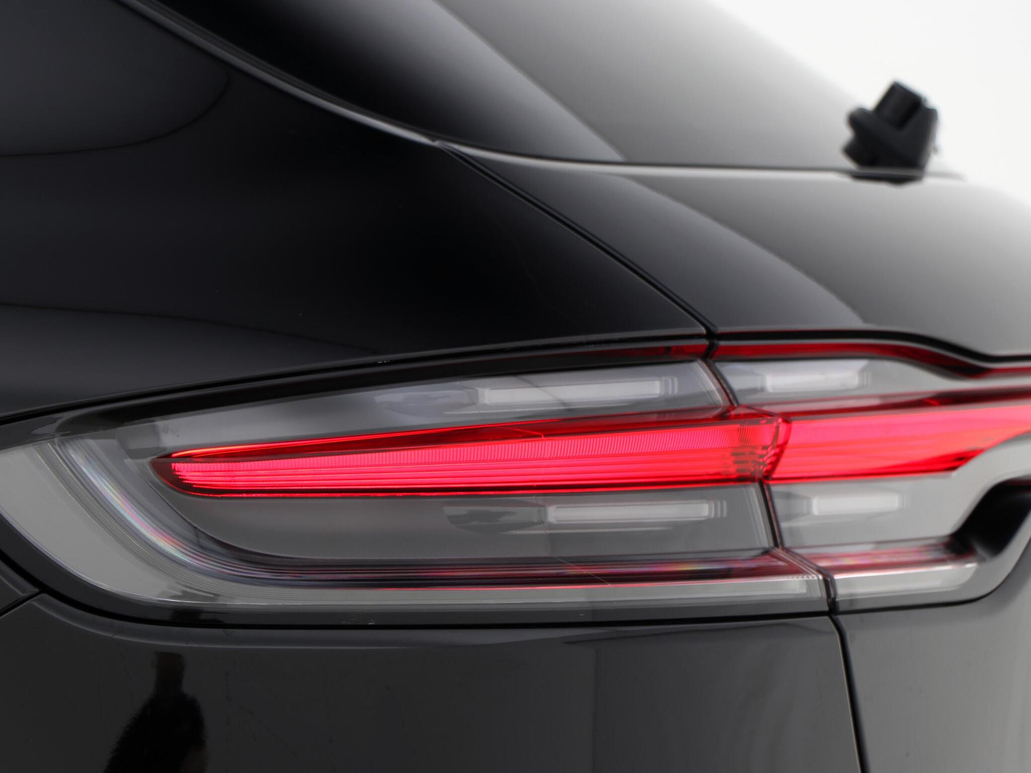 Porsche Macan view 25