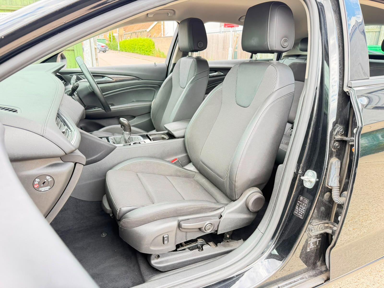 Vauxhall Insignia view 20