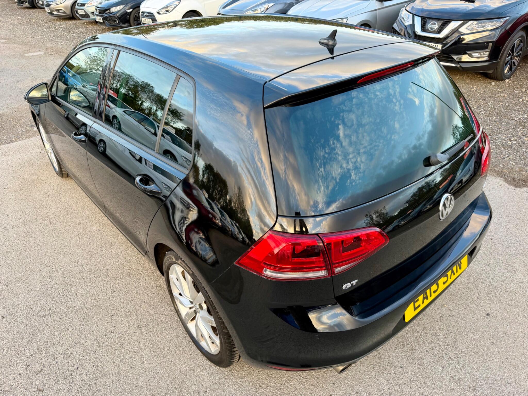 Volkswagen Golf view 5