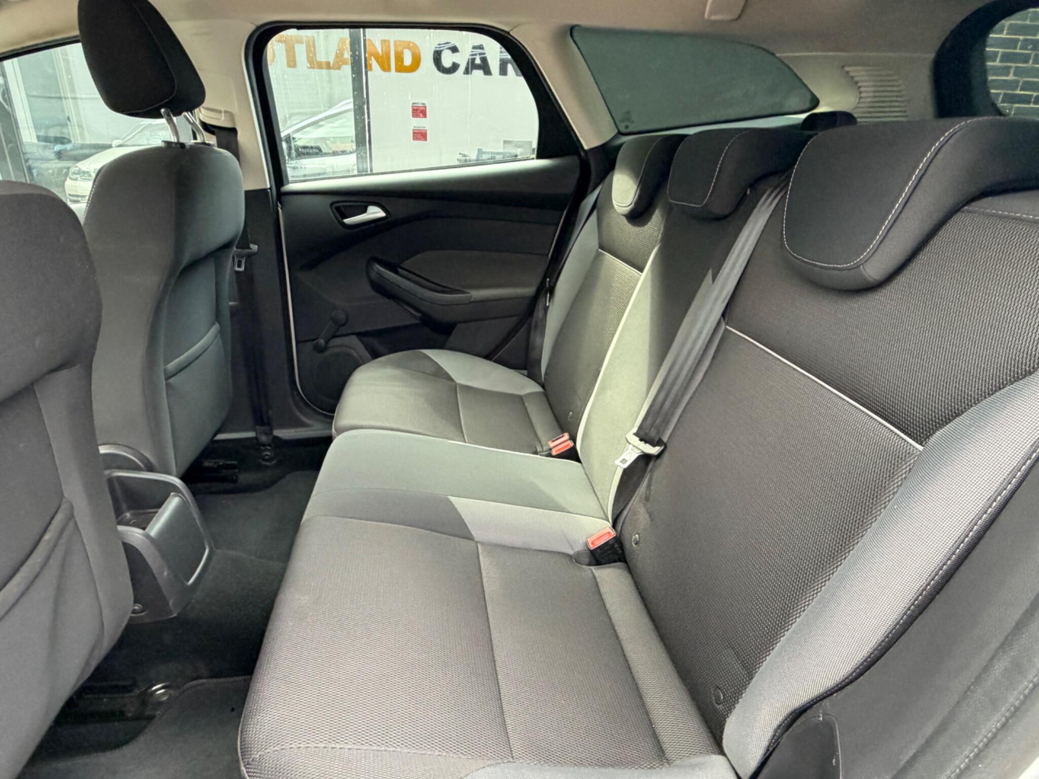 Ford Focus view 26