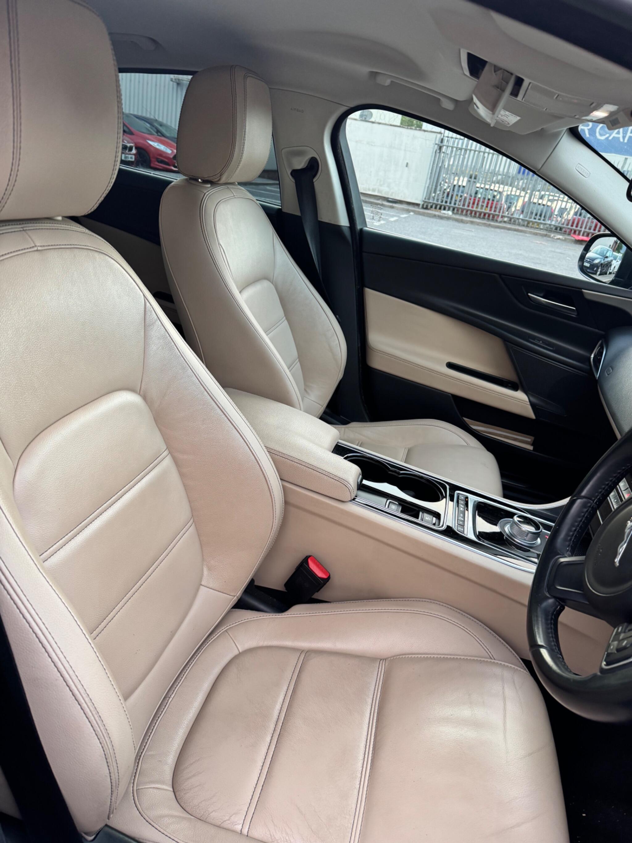 Jaguar Xe view 22
