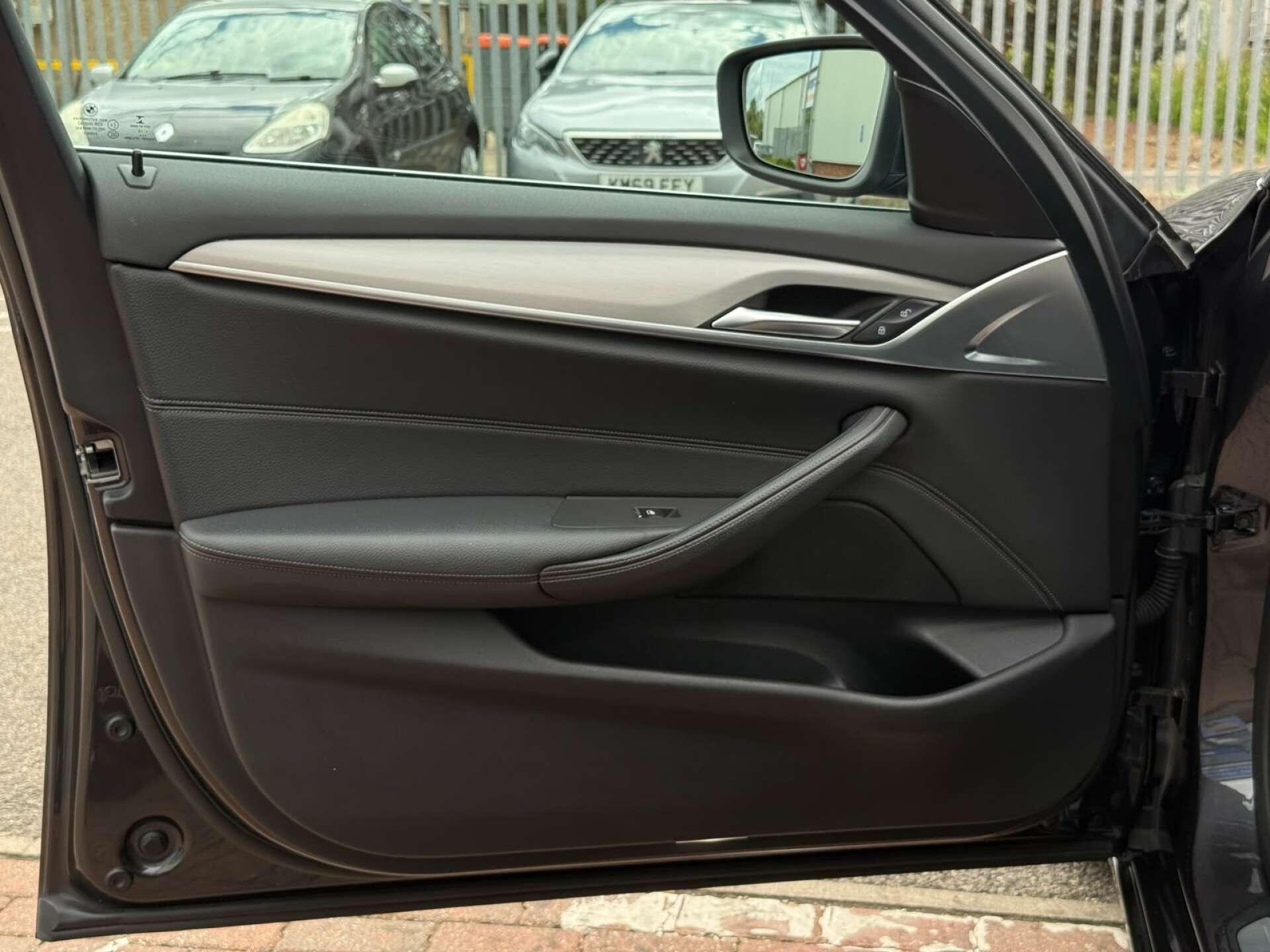 BMW 5 Series view 47