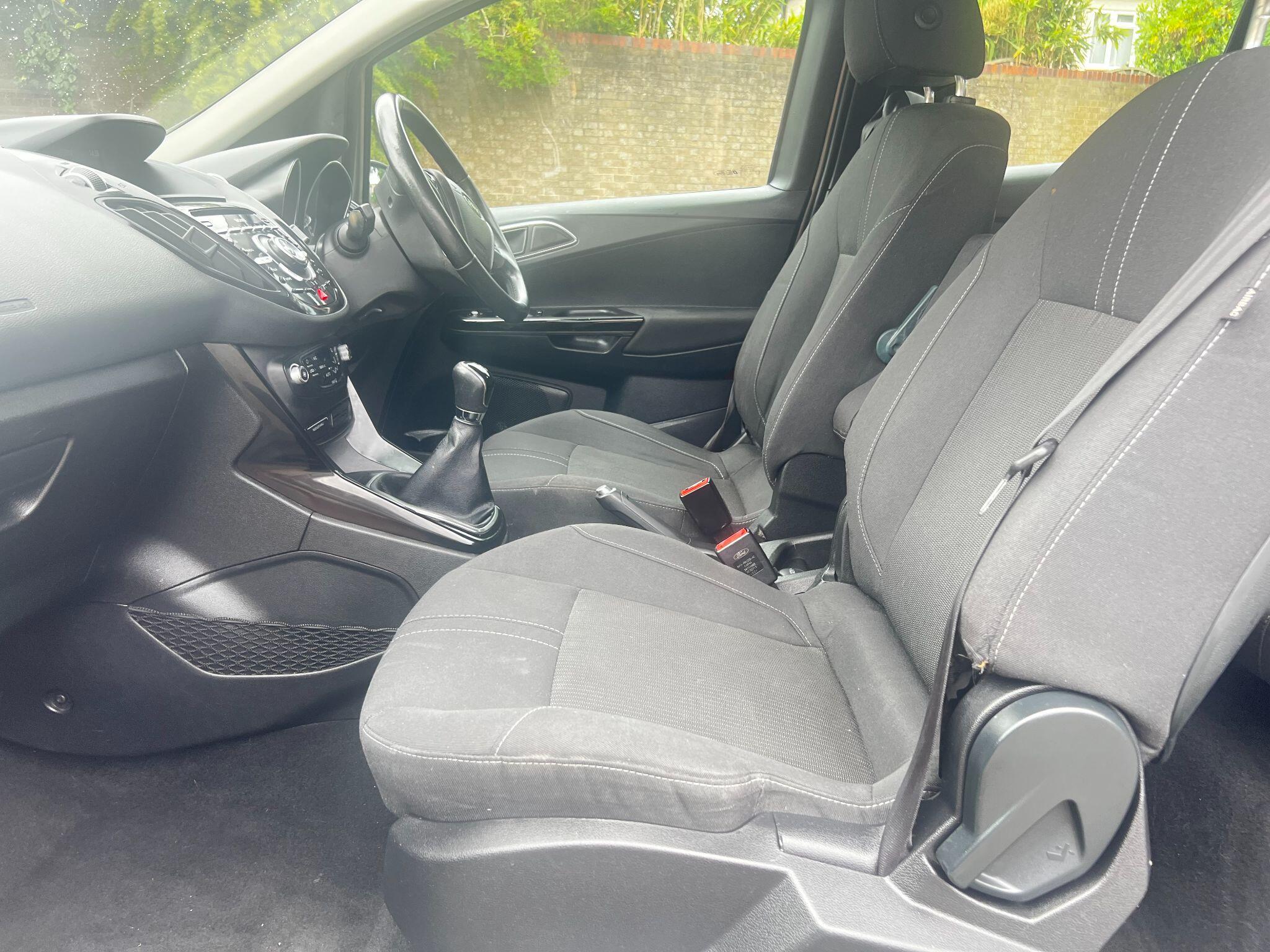 Ford B-Max view 18
