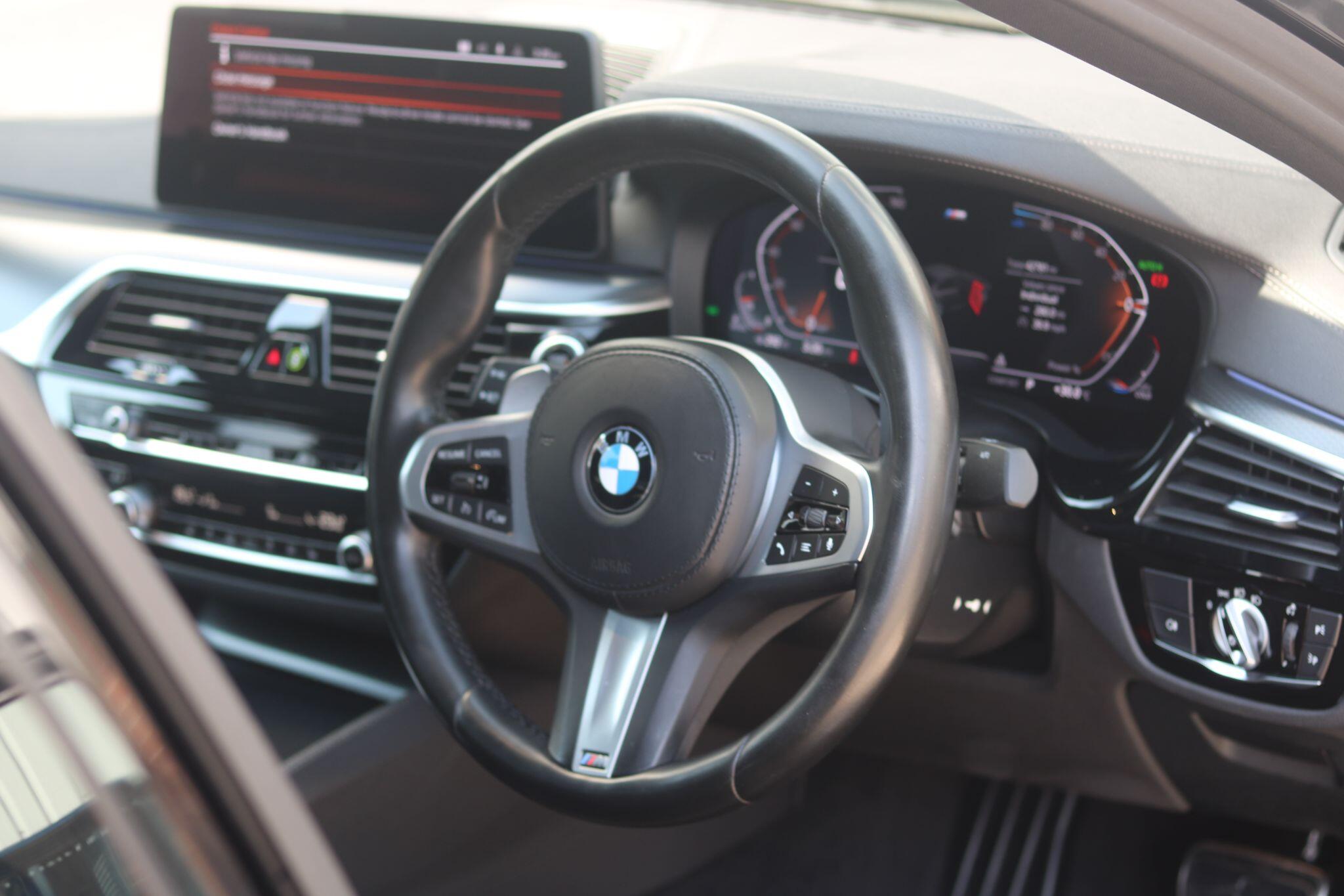 BMW 5 Series view 11