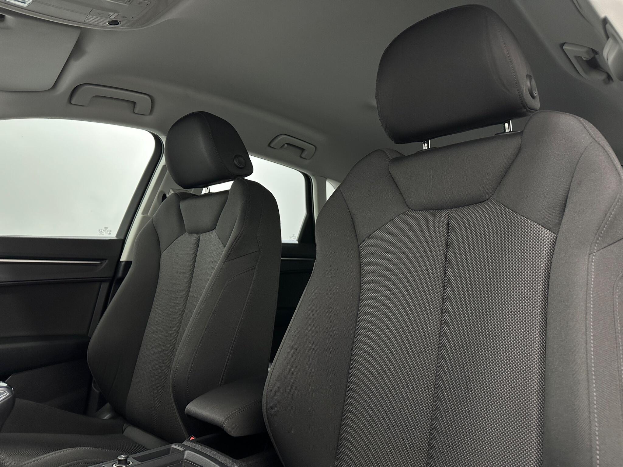 Audi Q3 view 36