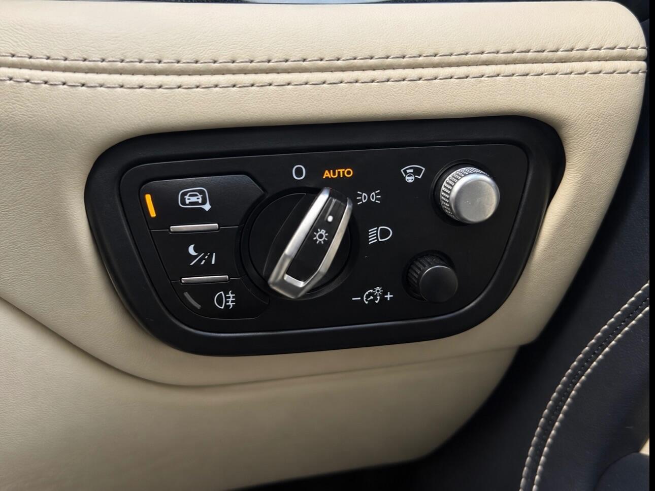 Bentley Bentayga view 61
