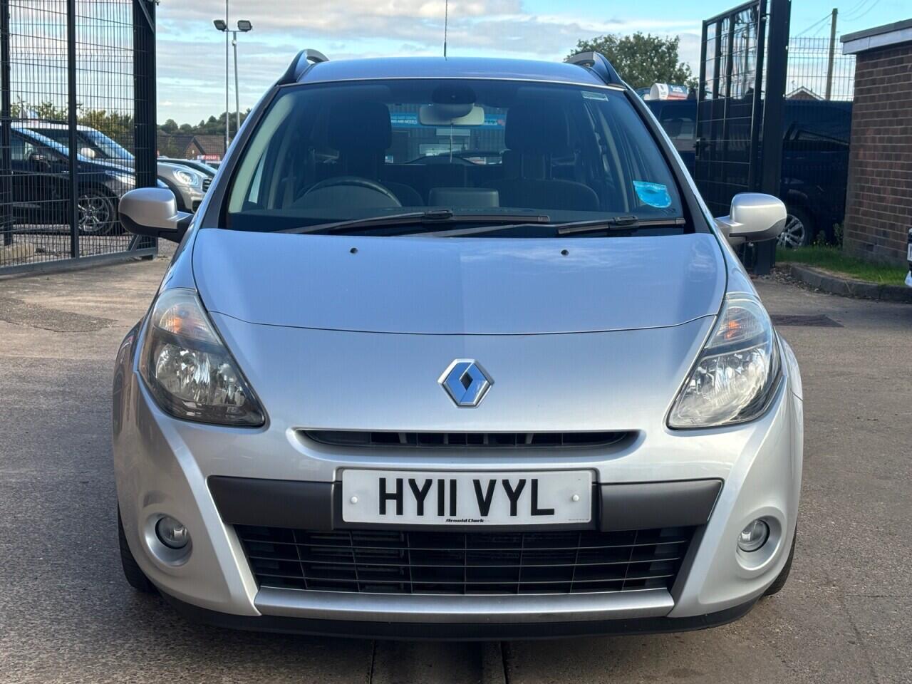 Renault Clio view 2