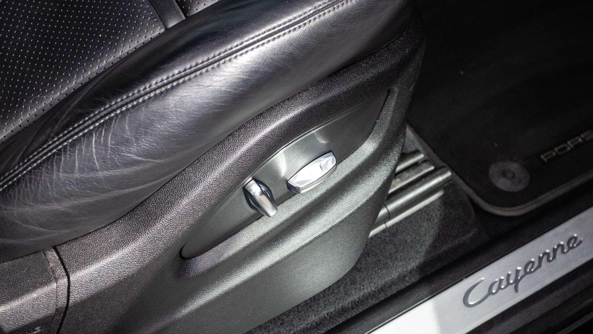 Porsche Cayenne view 33