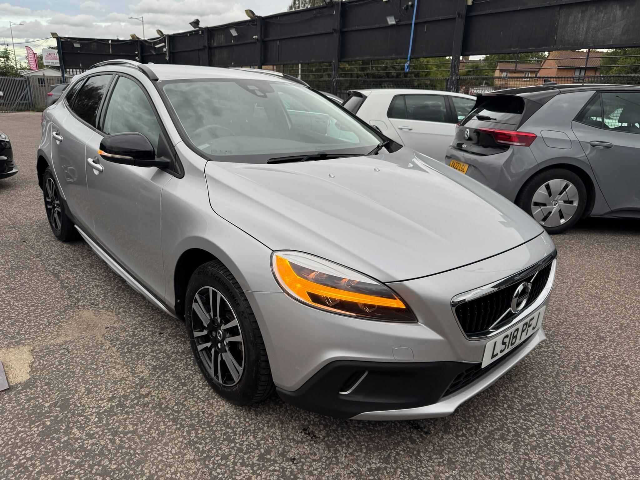 Volvo V40 Cross Country view 23