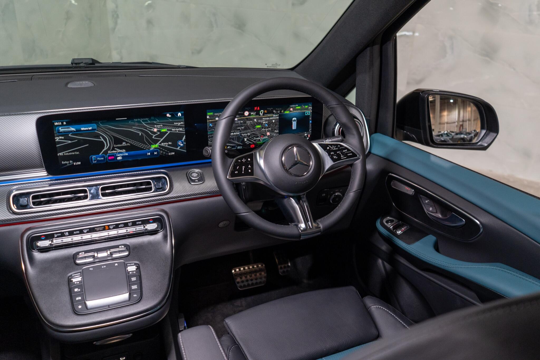 Mercedes-Benz V-Class view 13